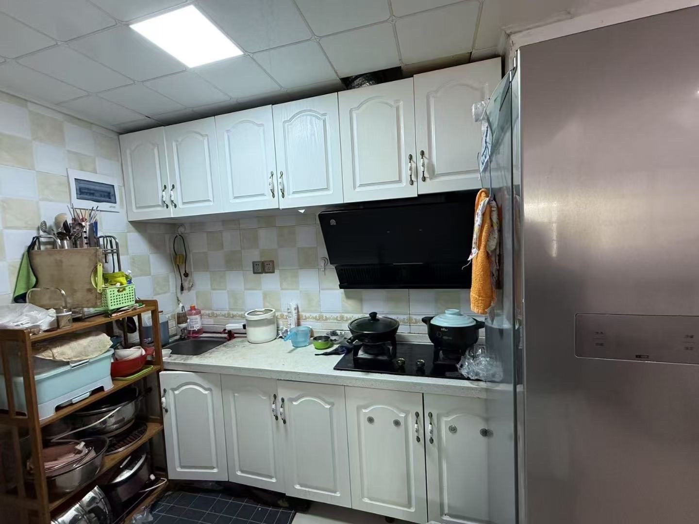 汇隆广场 3室2厅1卫 93.0万 汇隆广场 3室2厅1卫 93.0万厨房