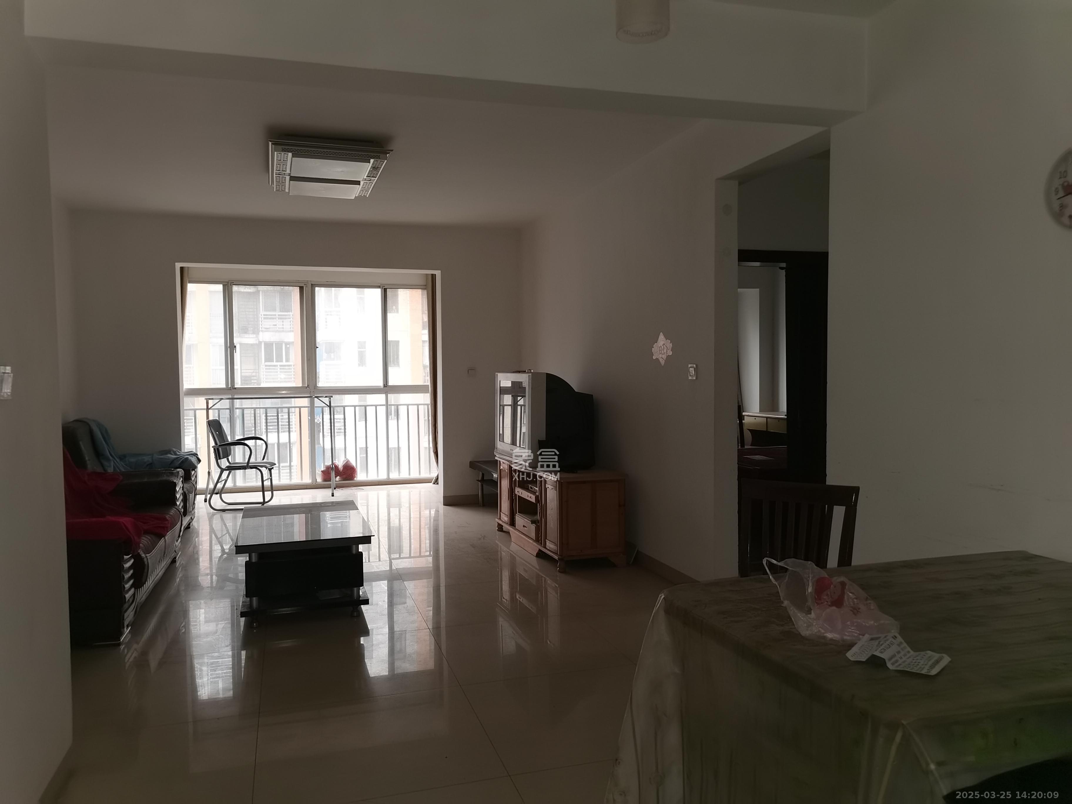 嘉盛华庭(一期、二期、三期) 2室2厅2卫 2200.0元/月 嘉盛华庭(一期、二期、三期) 2室2厅2卫 2200.0元/月室内图