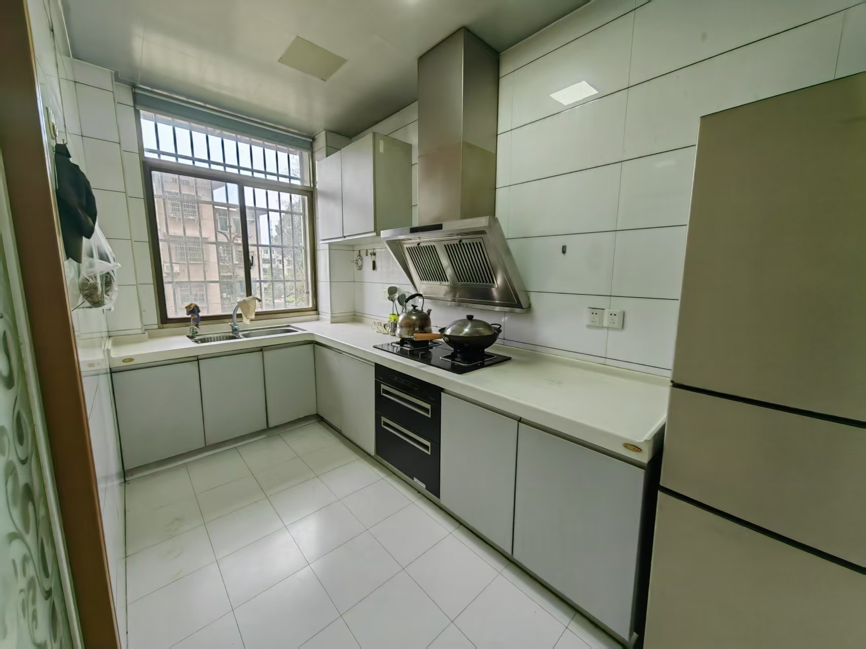 园林苑 4室2厅2卫 2080.0元/月 园林苑 4室2厅2卫 2080.0元/月室内图