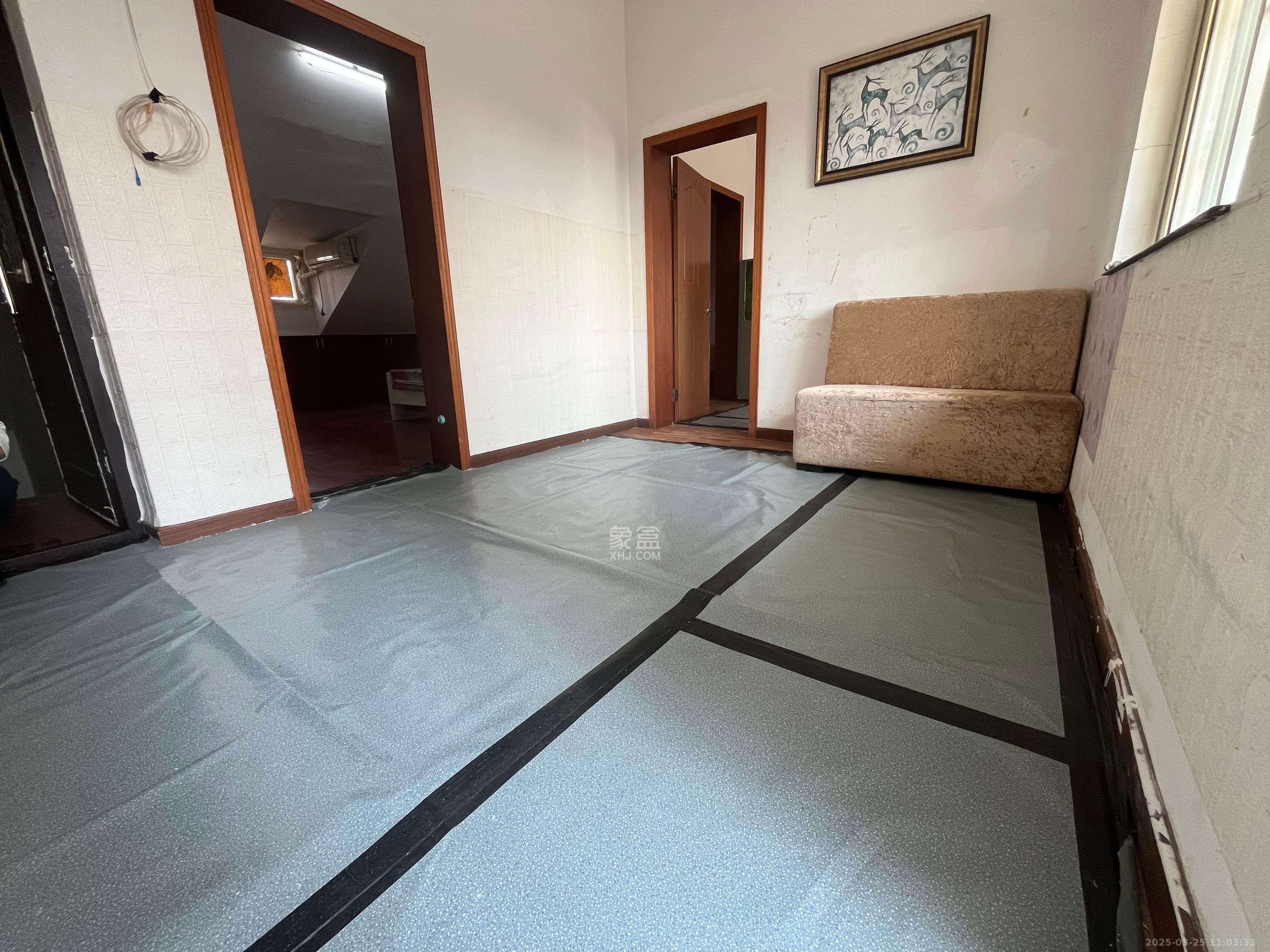 泉塘小区  1室0厅0卫    800.0元/月 泉塘小区  1室0厅0卫    800.0元/月室内图