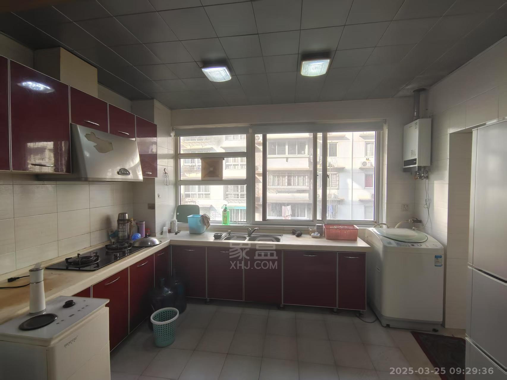 青年乐园 4室2厅2卫 1600.0元/月 青年乐园 4室2厅2卫 1600.0元/月室内图