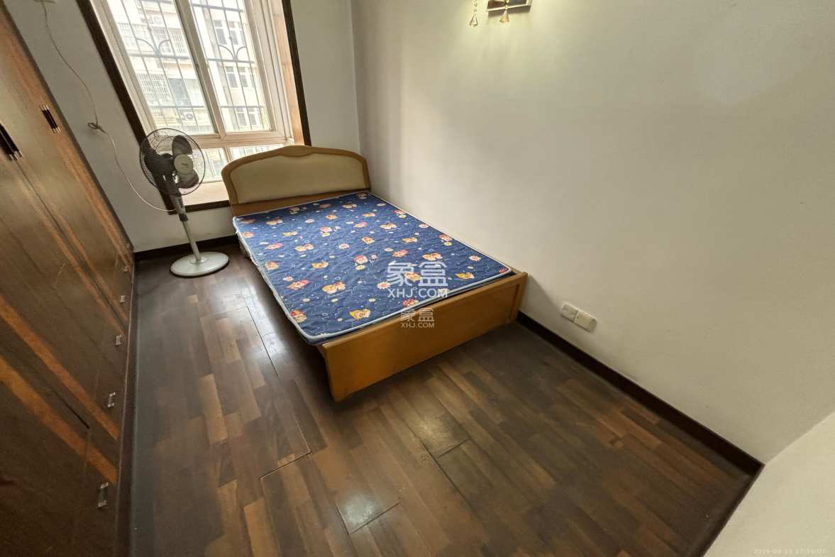 南湖嘉园  1室0厅0卫    2800.0元/月 南湖嘉园  1室0厅0卫    2800.0元/月室内图