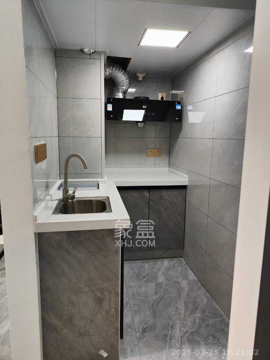 金地中交麓谷香颂(金地中交雅苑) 1室1厅1卫 1300.0元/月 金地中交麓谷香颂(金地中交雅苑) 1室1厅1卫 1300.0元/月室内图