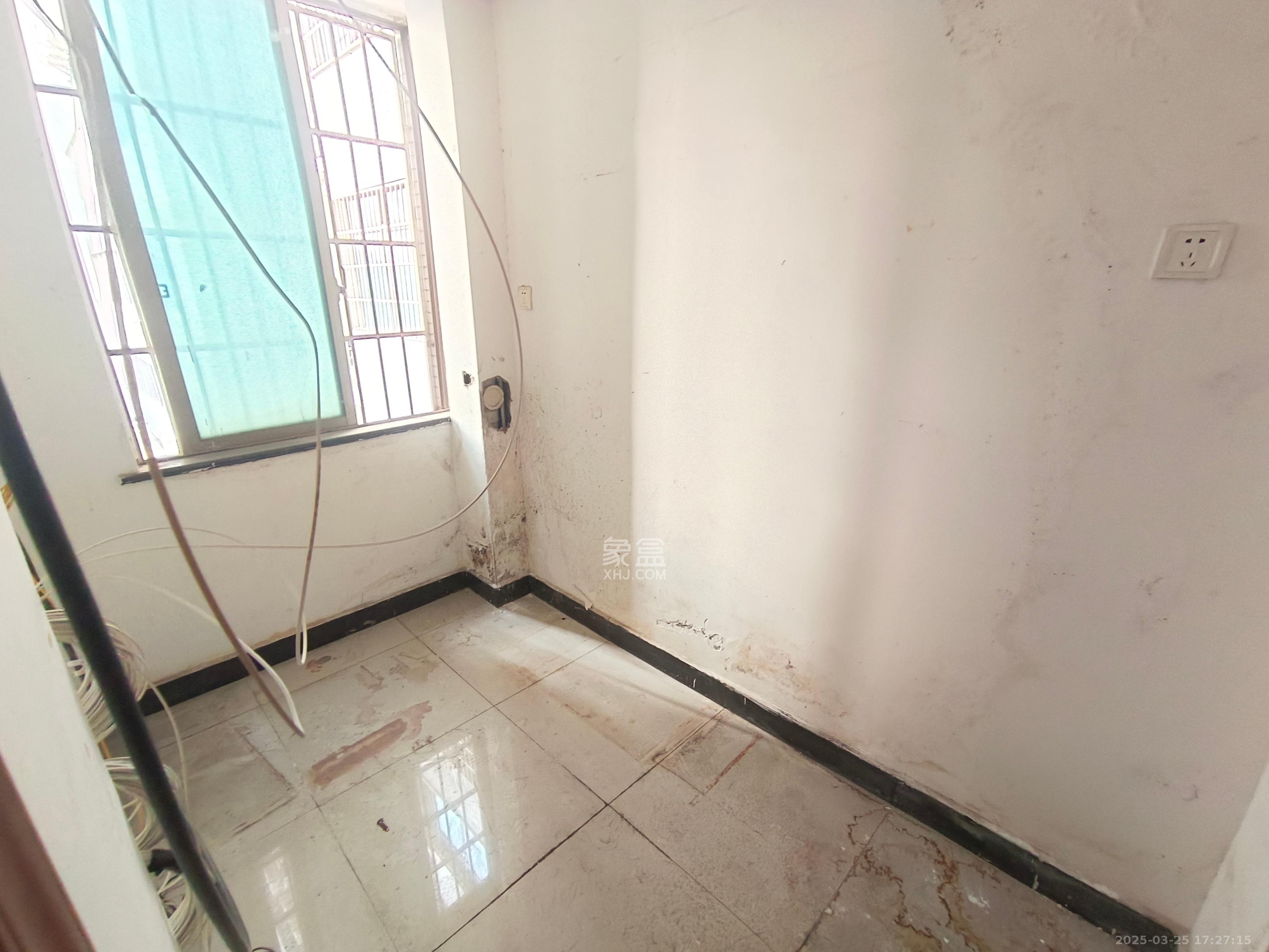 香颂国际 3室2厅2卫 3000.0元/月 香颂国际 3室2厅2卫 3000.0元/月室内图