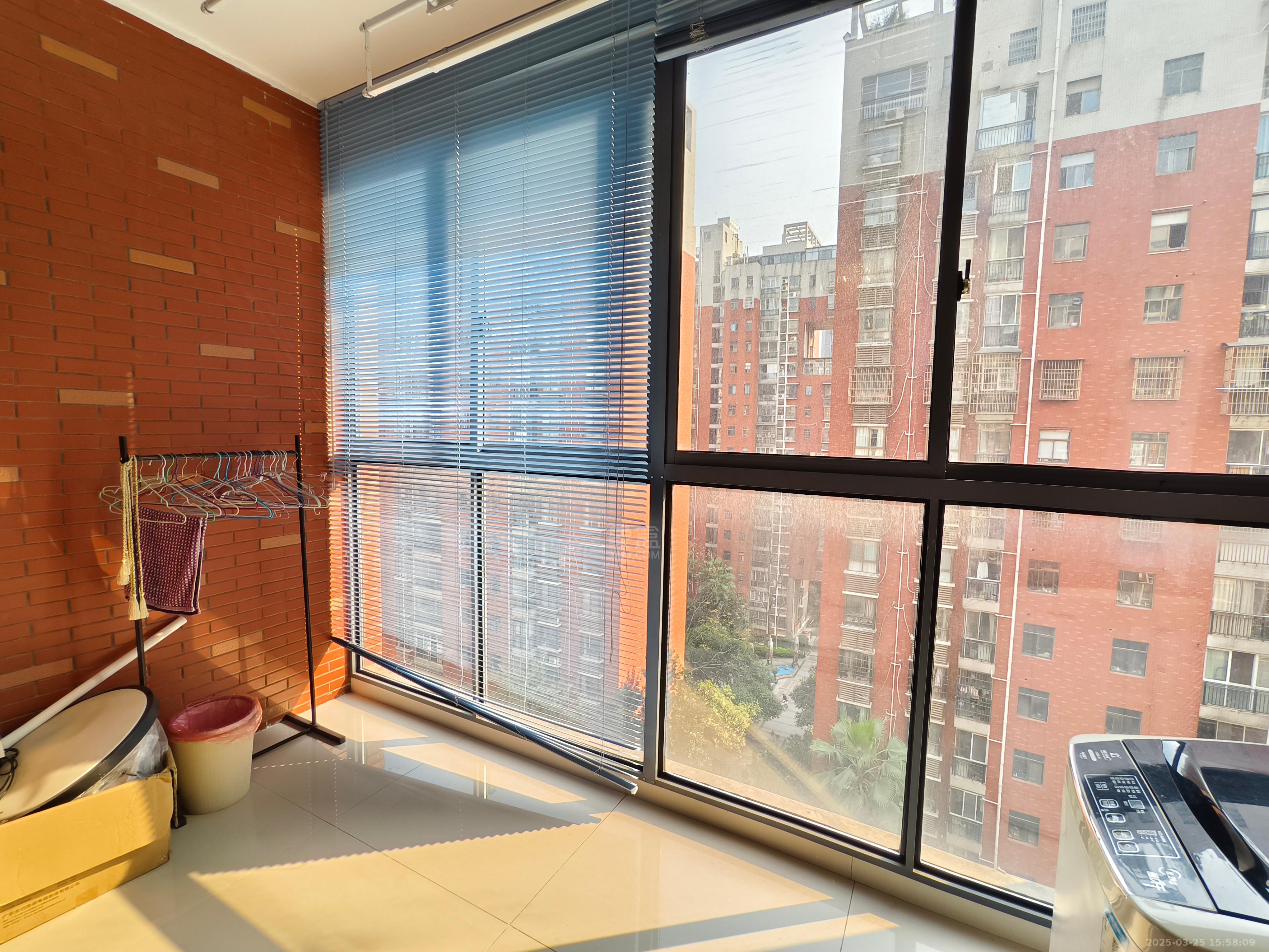 庐山恋 3室2厅1卫 2200.0元/月 庐山恋 3室2厅1卫 2200.0元/月室内图