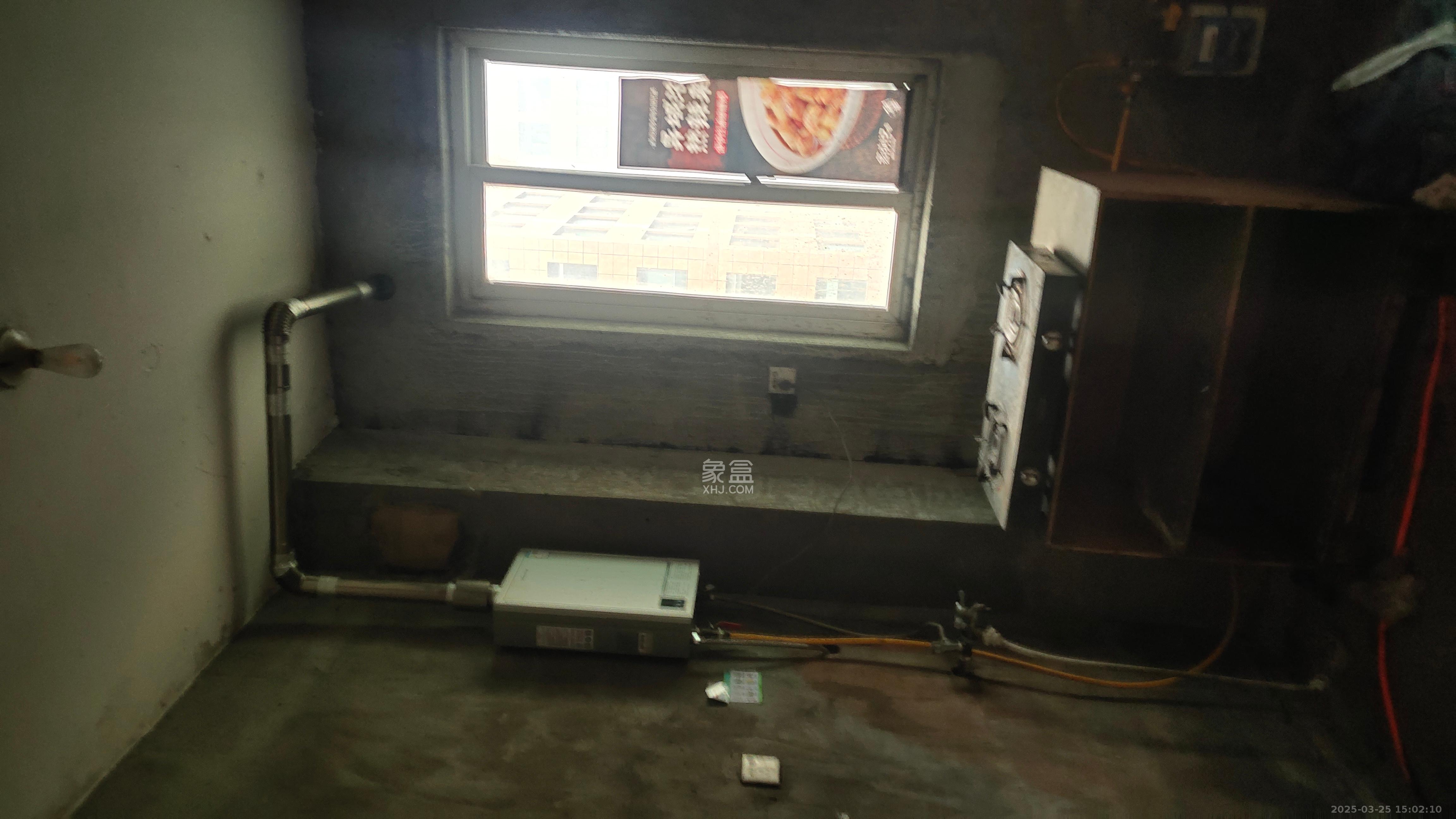 麓谷加州阳光  1室2厅2卫    2200.0元/月 麓谷加州阳光  1室2厅2卫    2200.0元/月室内图