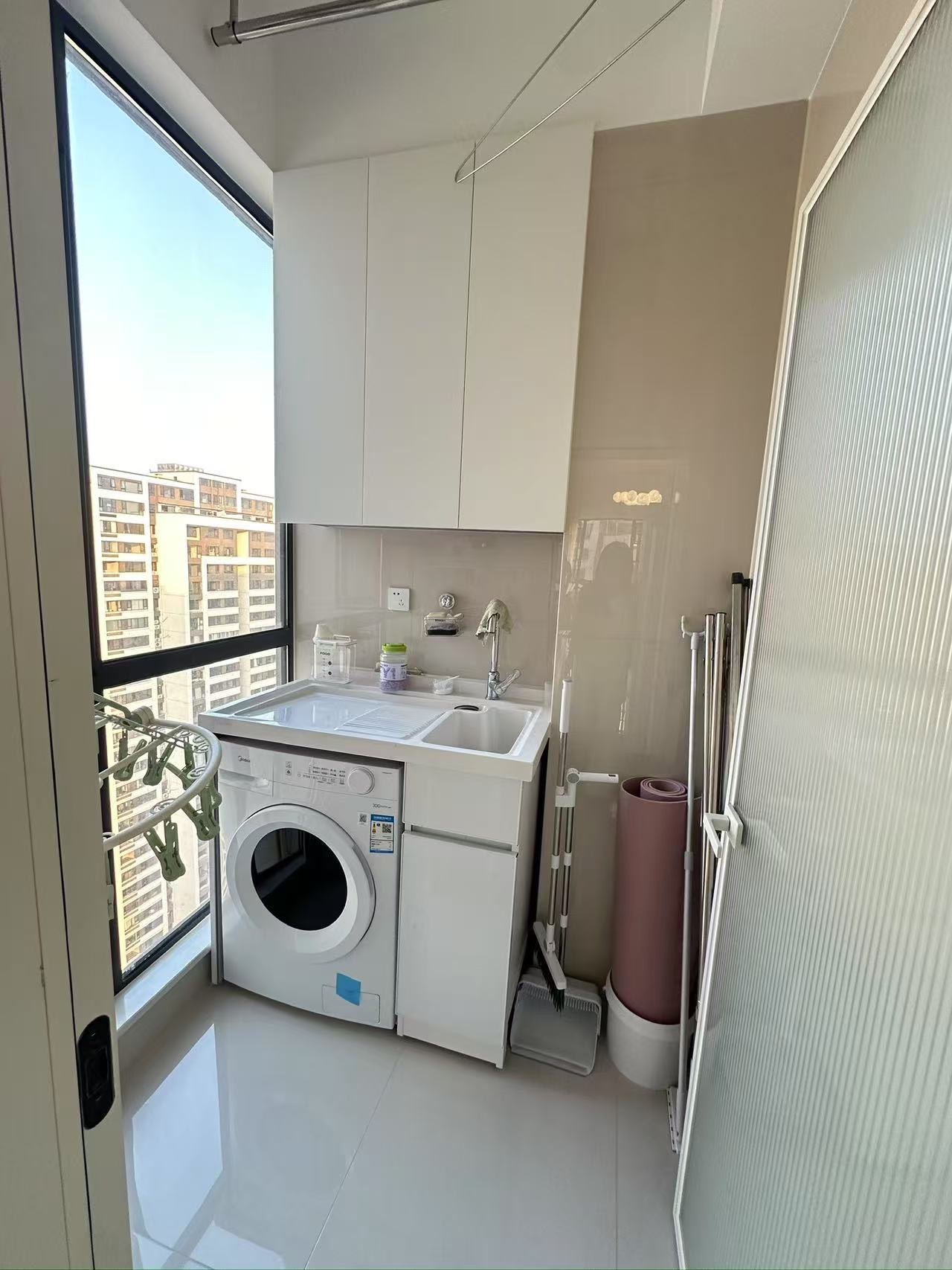 芷兰公馆西区 2室1厅1卫 2000.0元/月 芷兰公馆西区 2室1厅1卫 2000.0元/月室内图