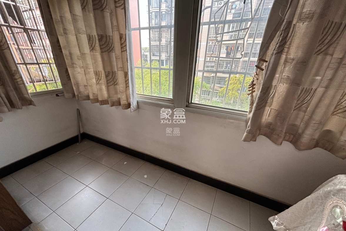 南湖嘉园  1室0厅0卫    2800.0元/月 南湖嘉园  1室0厅0卫    2800.0元/月室内图