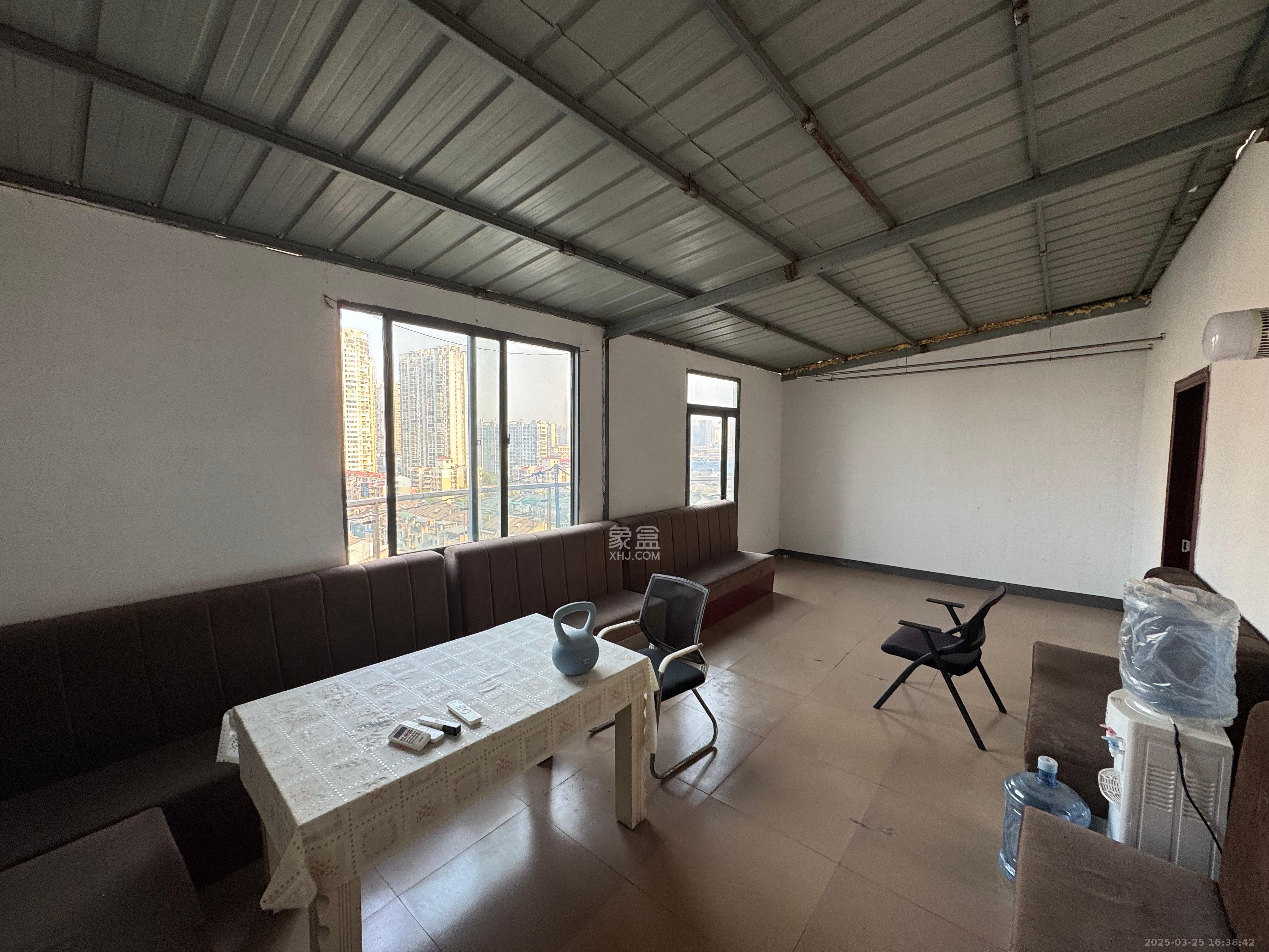 湘江世纪城湘江豪庭  1室2厅2卫    4500.0元/月 湘江世纪城湘江豪庭  1室2厅2卫    4500.0元/月室内图