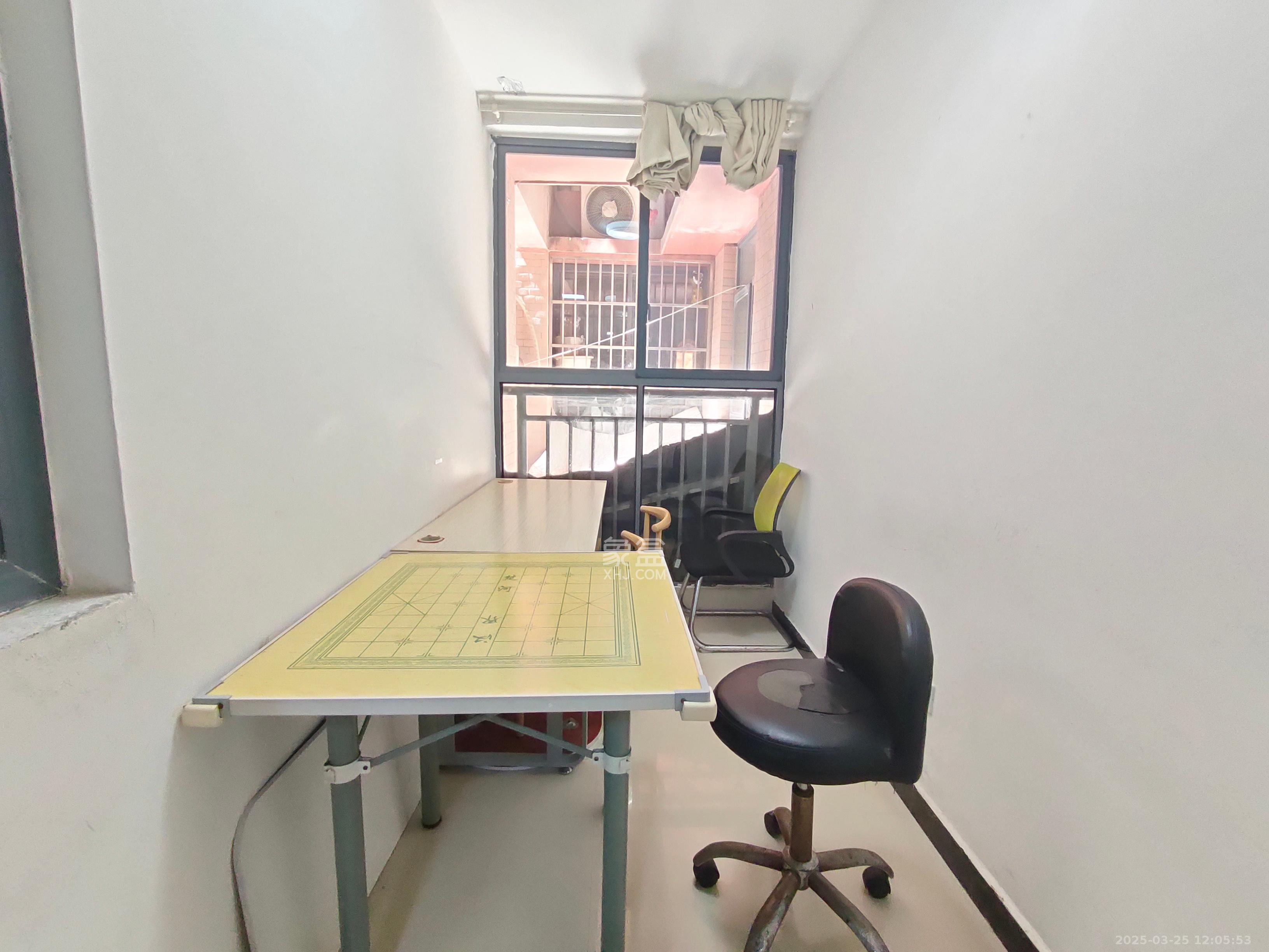 金领家族 2室2厅1卫 1700.0元/月 金领家族 2室2厅1卫 1700.0元/月室内图