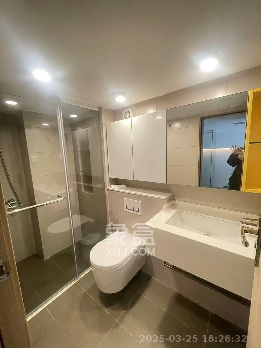 时代年华  3室2厅2卫    2000.0元/月 时代年华  3室2厅2卫    2000.0元/月室内图