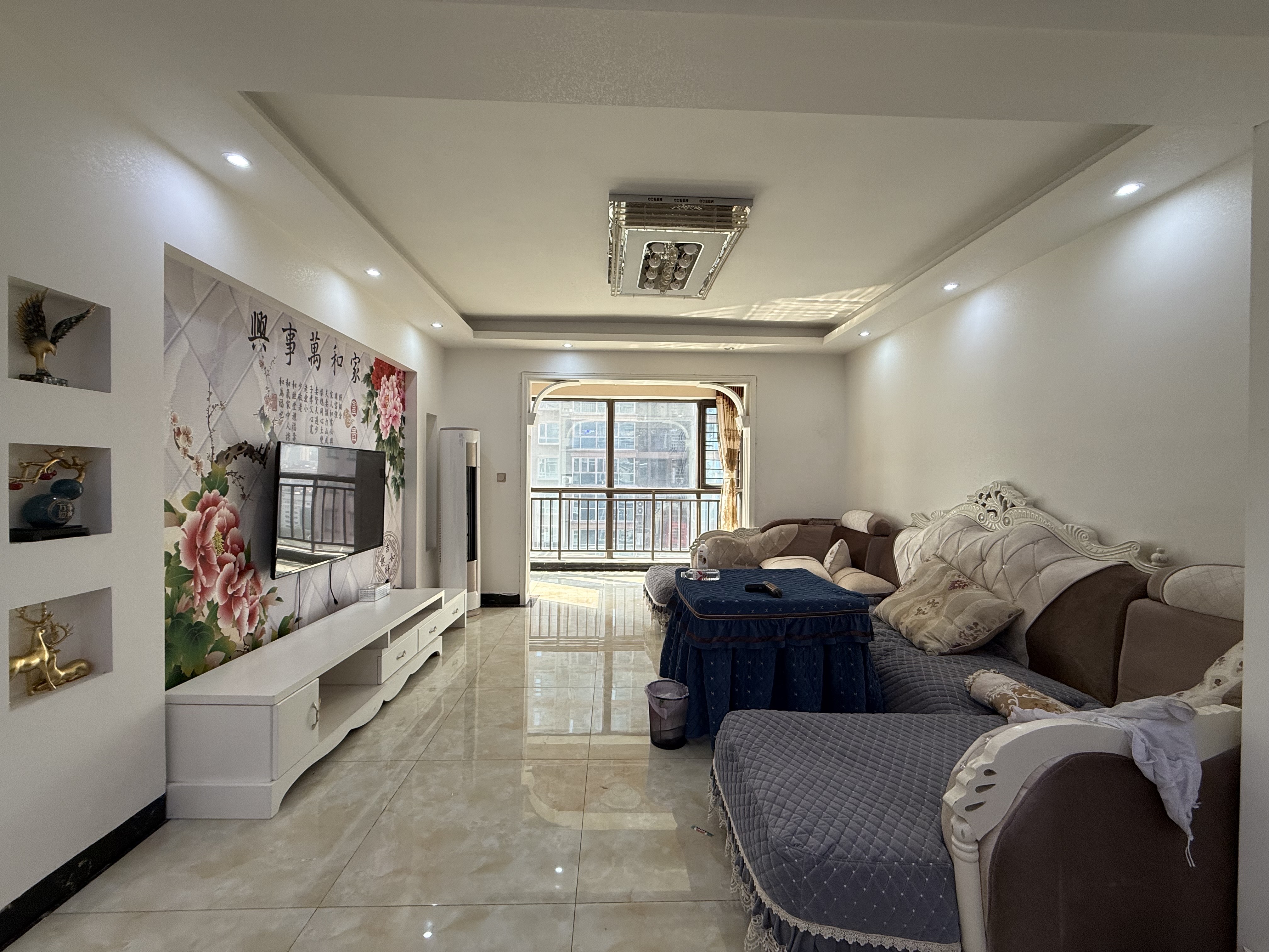 大同芙蓉 3室2厅2卫 86.8万 大同芙蓉 3室2厅2卫 86.8万客厅