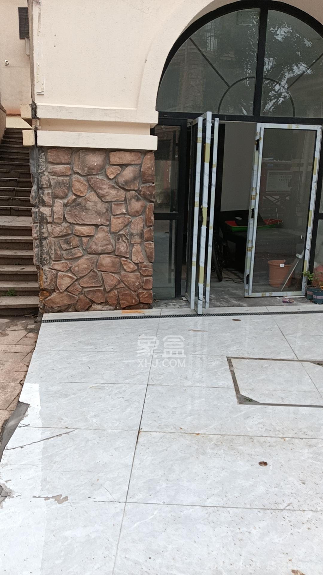 郡原居里   180.0㎡      4000.0元/月室内图