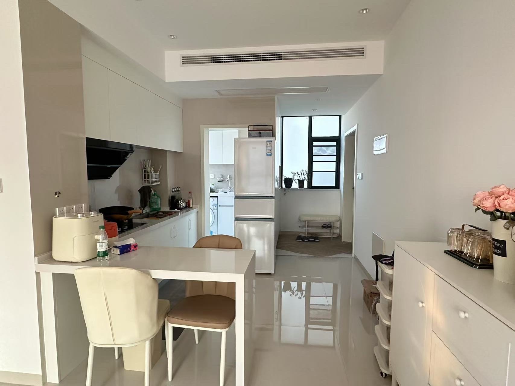 芷兰公馆西区 2室1厅1卫 2000.0元/月 芷兰公馆西区 2室1厅1卫 2000.0元/月室内图