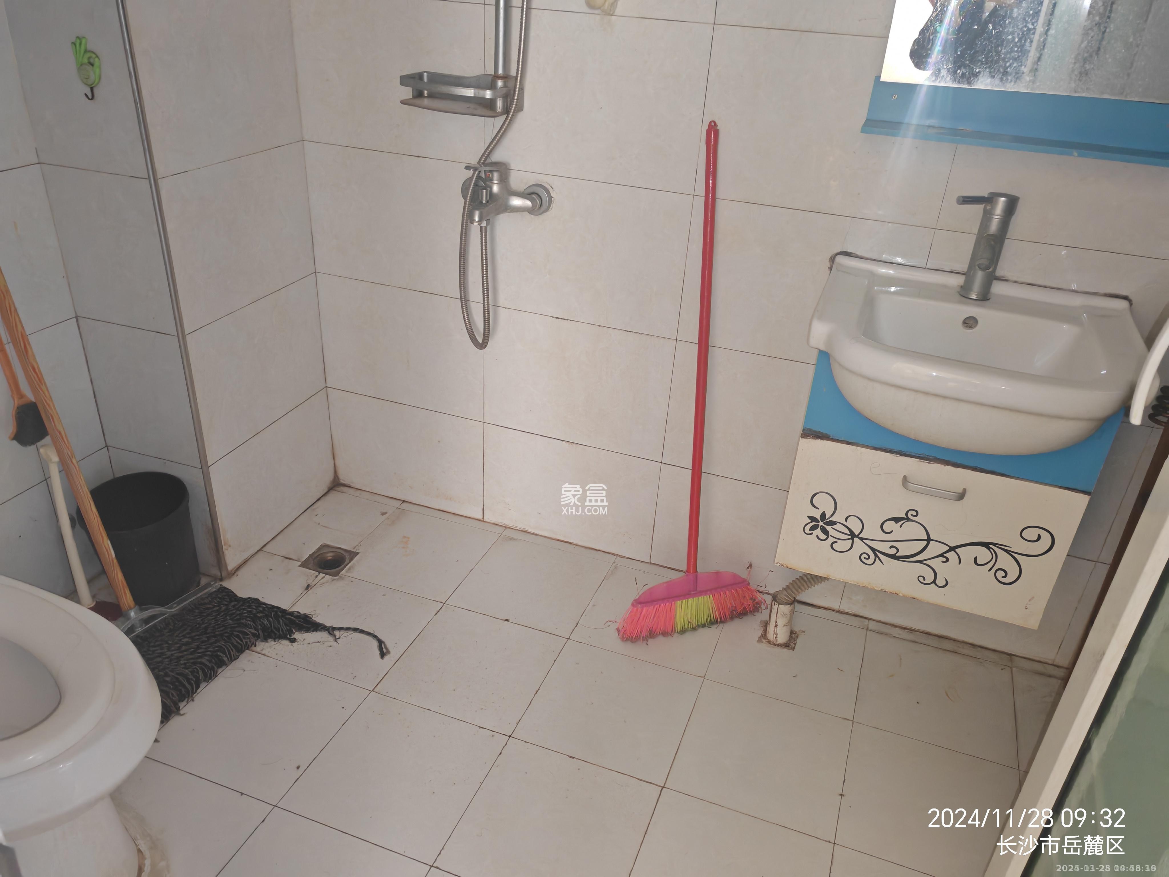 西城龙庭 2室2厅1卫 2000.0元/月 西城龙庭 2室2厅1卫 2000.0元/月室内图