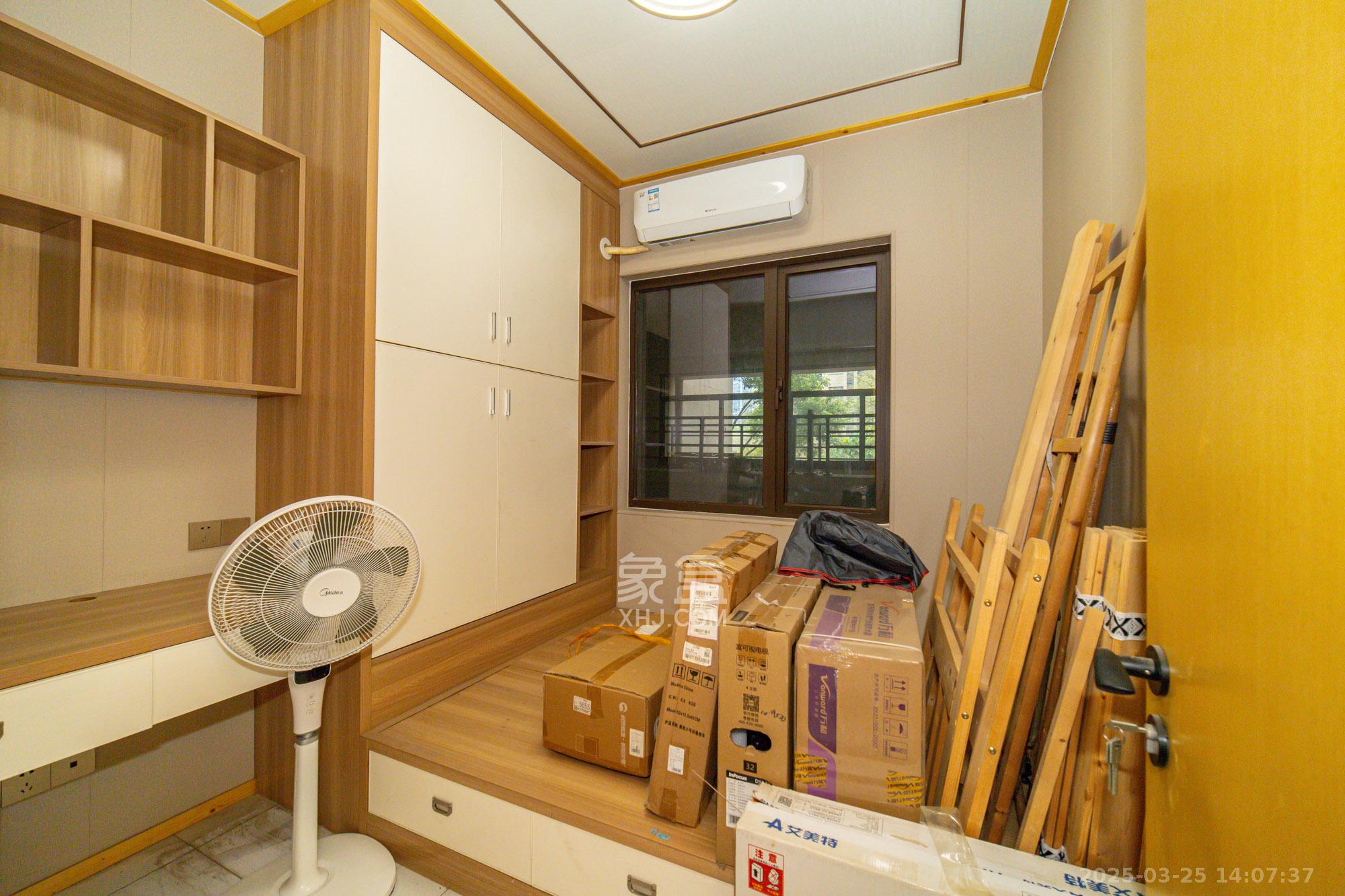 华润置地广场二期 3室2厅2卫 2000.0元/月 华润置地广场二期 3室2厅2卫 2000.0元/月室内图