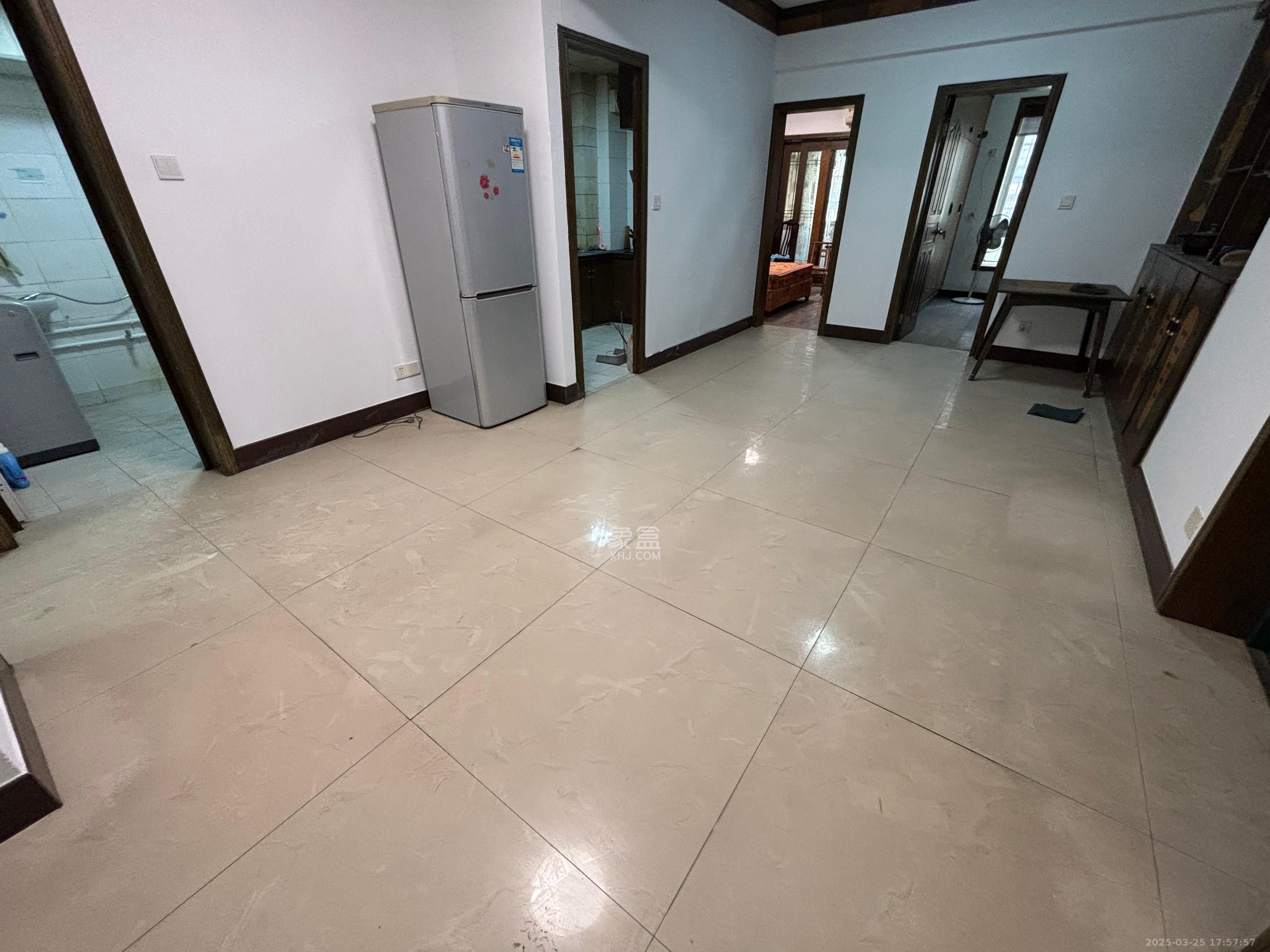 南湖嘉园  1室0厅0卫    2800.0元/月 南湖嘉园  1室0厅0卫    2800.0元/月室内图