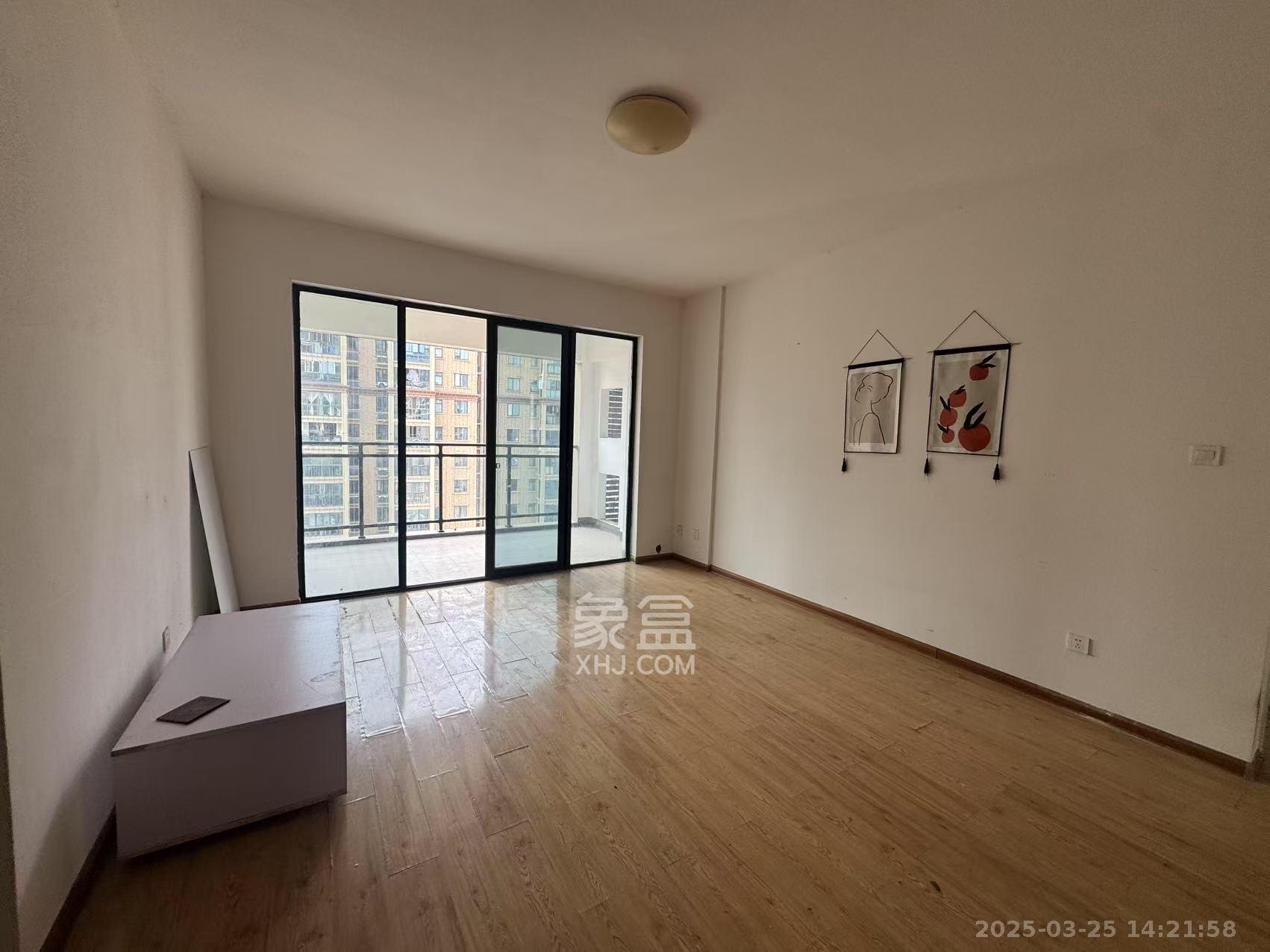 中南红领邦(红星嘉和苑) 3室1厅1卫 2000.0元/月 中南红领邦(红星嘉和苑) 3室1厅1卫 2000.0元/月室内图