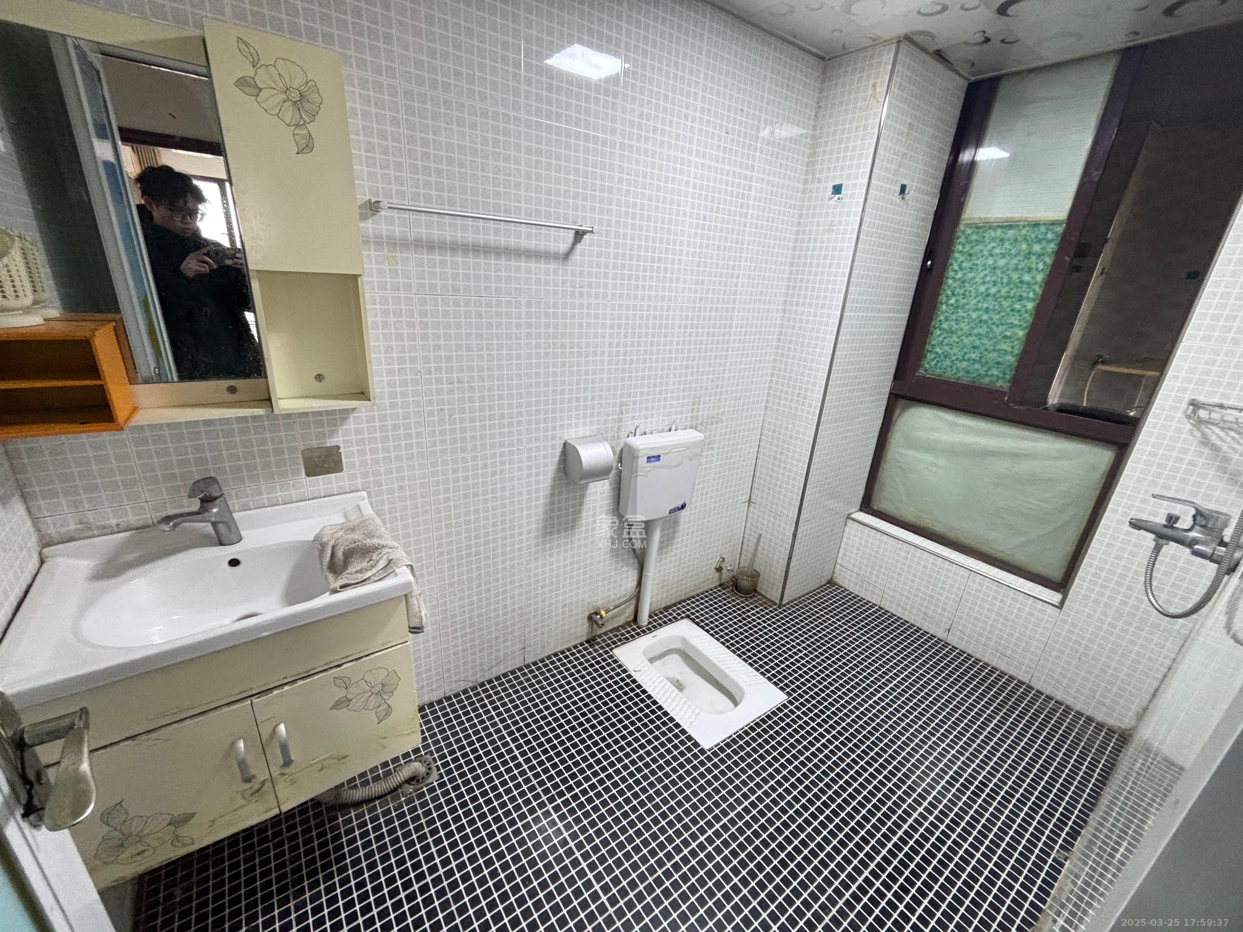 欧莱雅郡  3室2厅1卫   1800.00元/月室内图