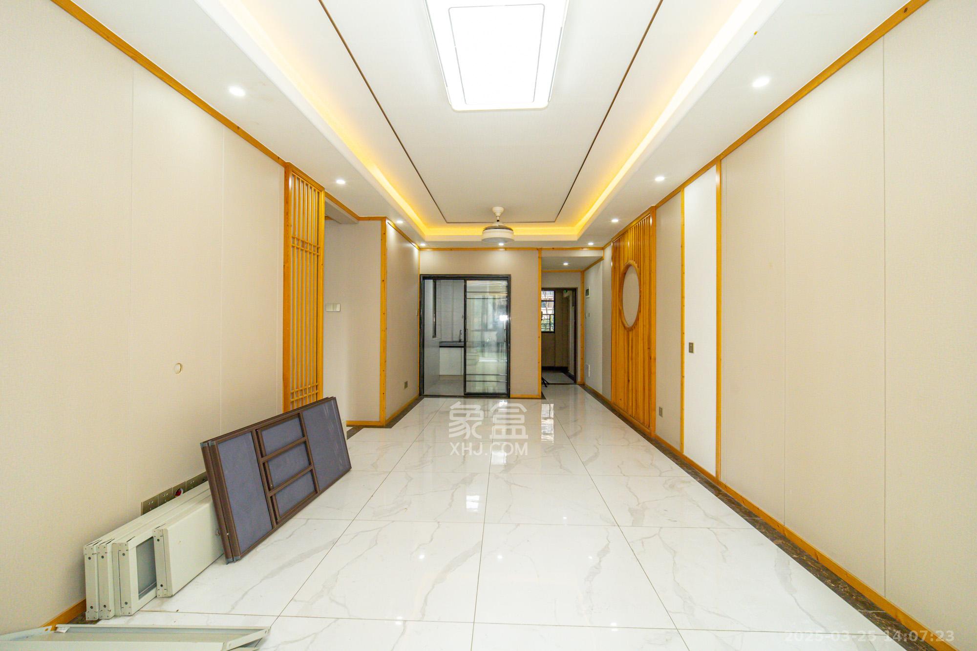 华润置地广场二期 3室2厅2卫 2000.0元/月 华润置地广场二期 3室2厅2卫 2000.0元/月室内图