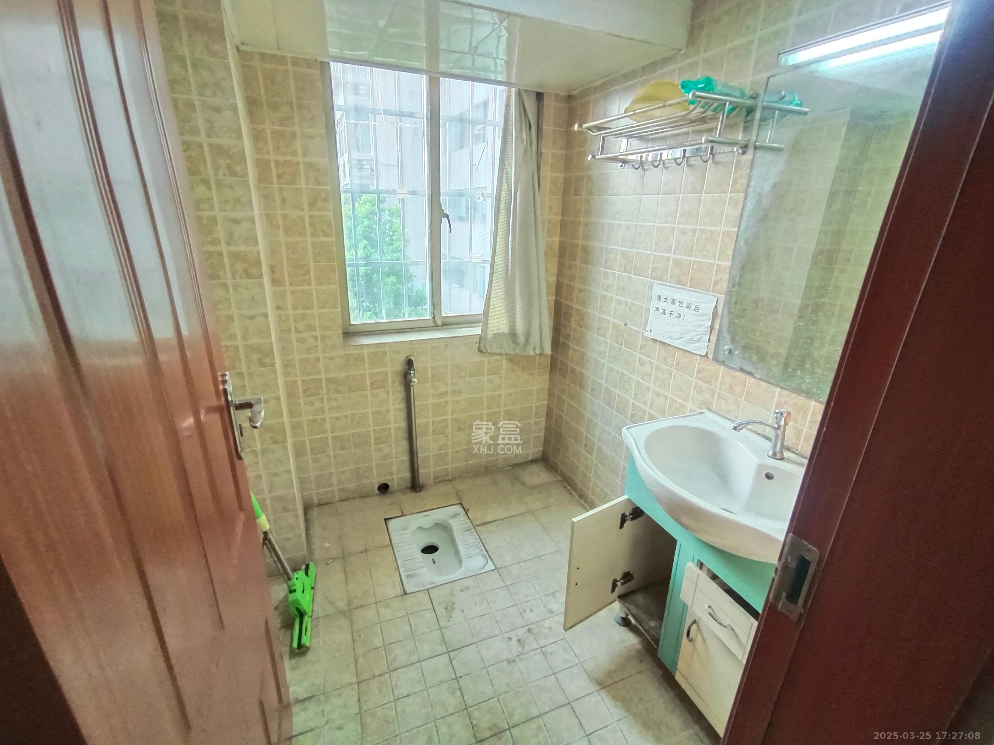 香颂国际 3室2厅2卫 3000.0元/月 香颂国际 3室2厅2卫 3000.0元/月室内图