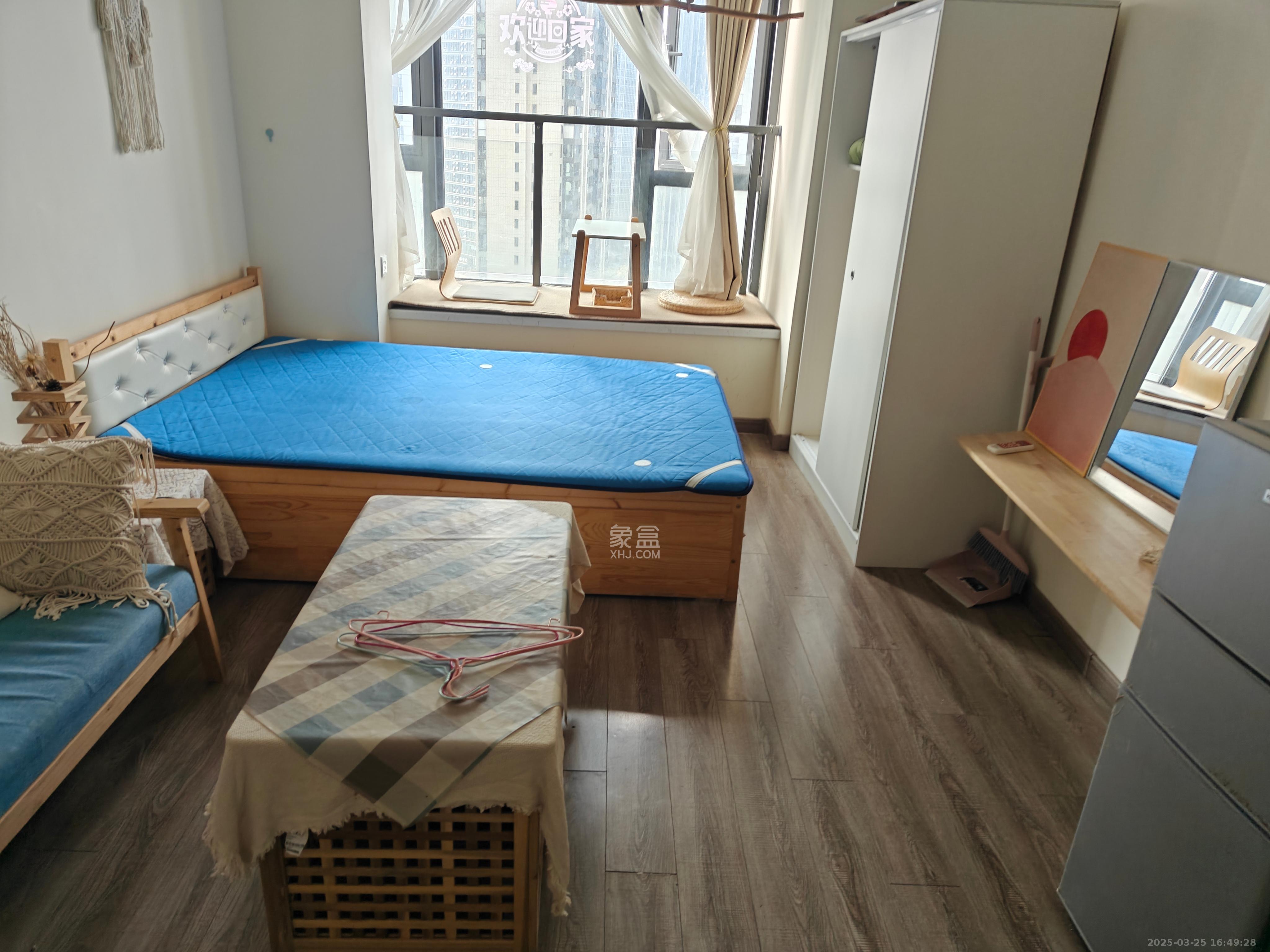 卓越浅水湾  1室1厅1卫   1600.00元/月室内图