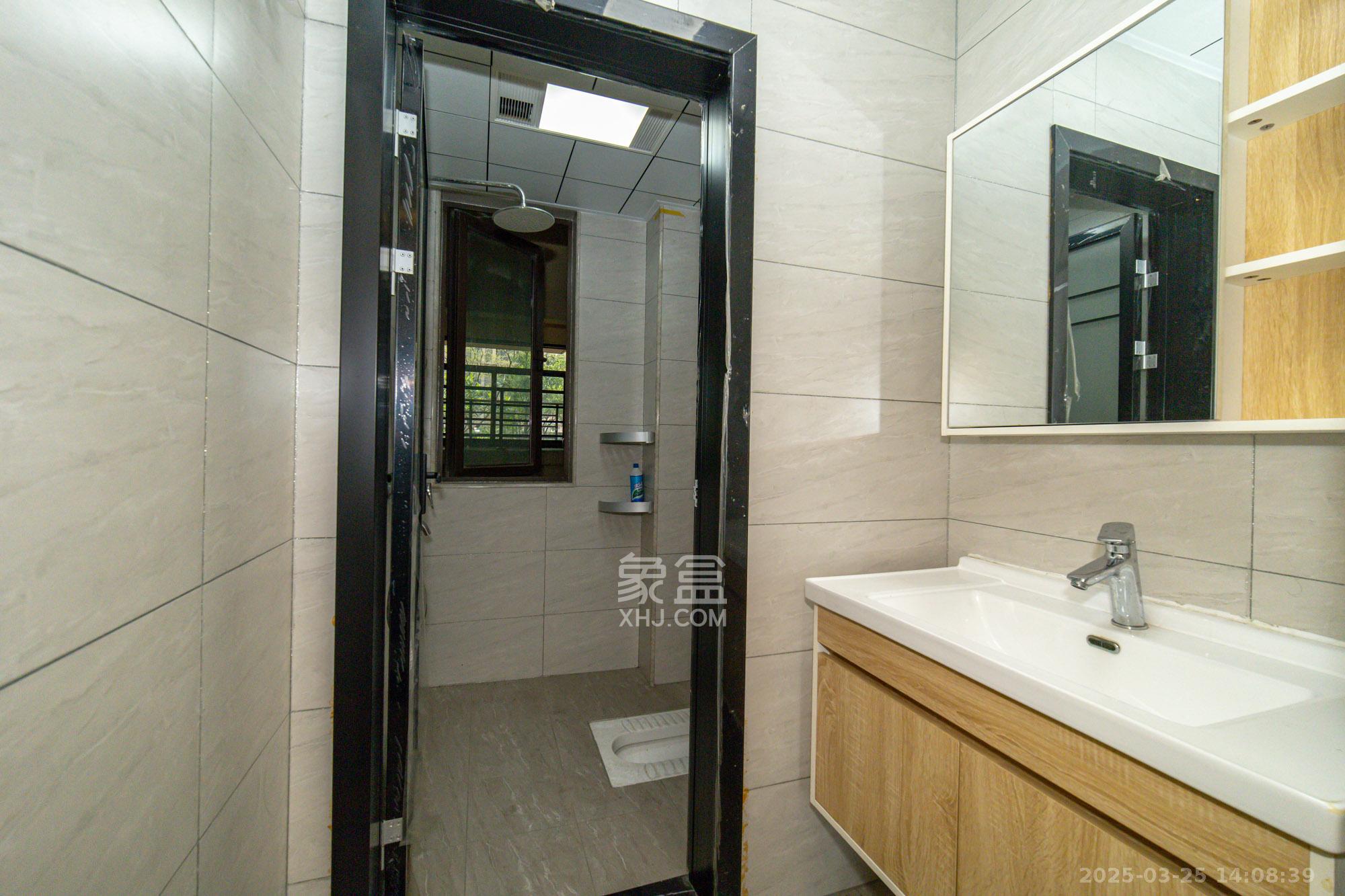 华润置地广场二期 3室2厅2卫 2000.0元/月 华润置地广场二期 3室2厅2卫 2000.0元/月室内图