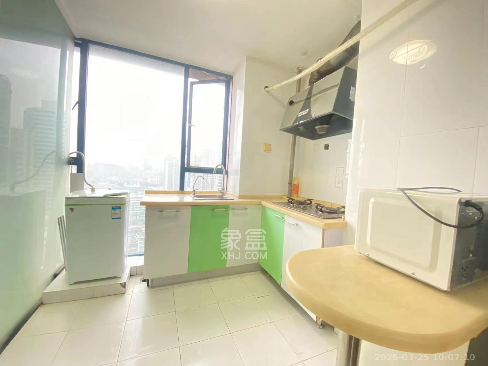 东一国际  1室1厅1卫    1800.0元/月 东一国际  1室1厅1卫    1800.0元/月室内图