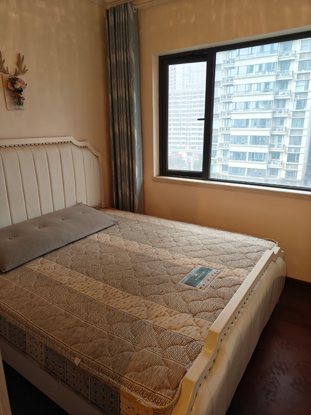 恒大华府 3室2厅2卫 2000.0元/月 恒大华府 3室2厅2卫 2000.0元/月室内图