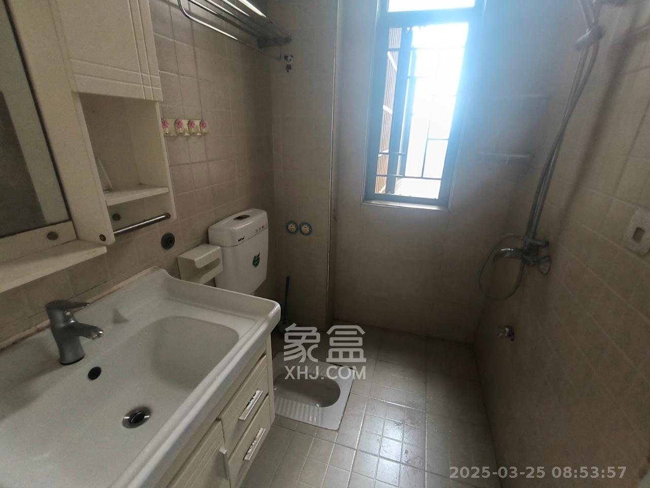 高鑫麓城  2室2厅1卫   2500.00元/月室内图