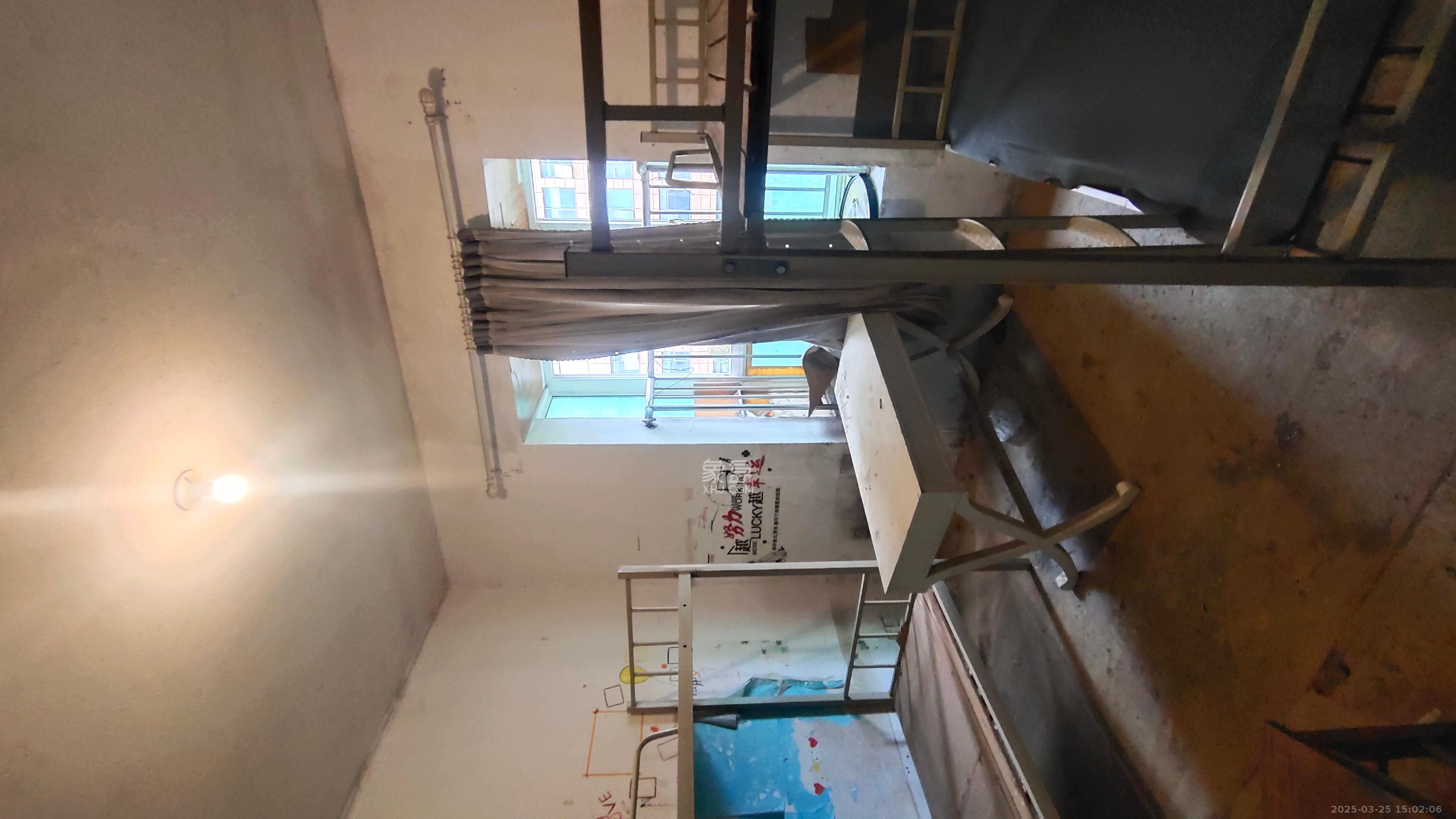 麓谷加州阳光  1室2厅2卫    2200.0元/月 麓谷加州阳光  1室2厅2卫    2200.0元/月室内图