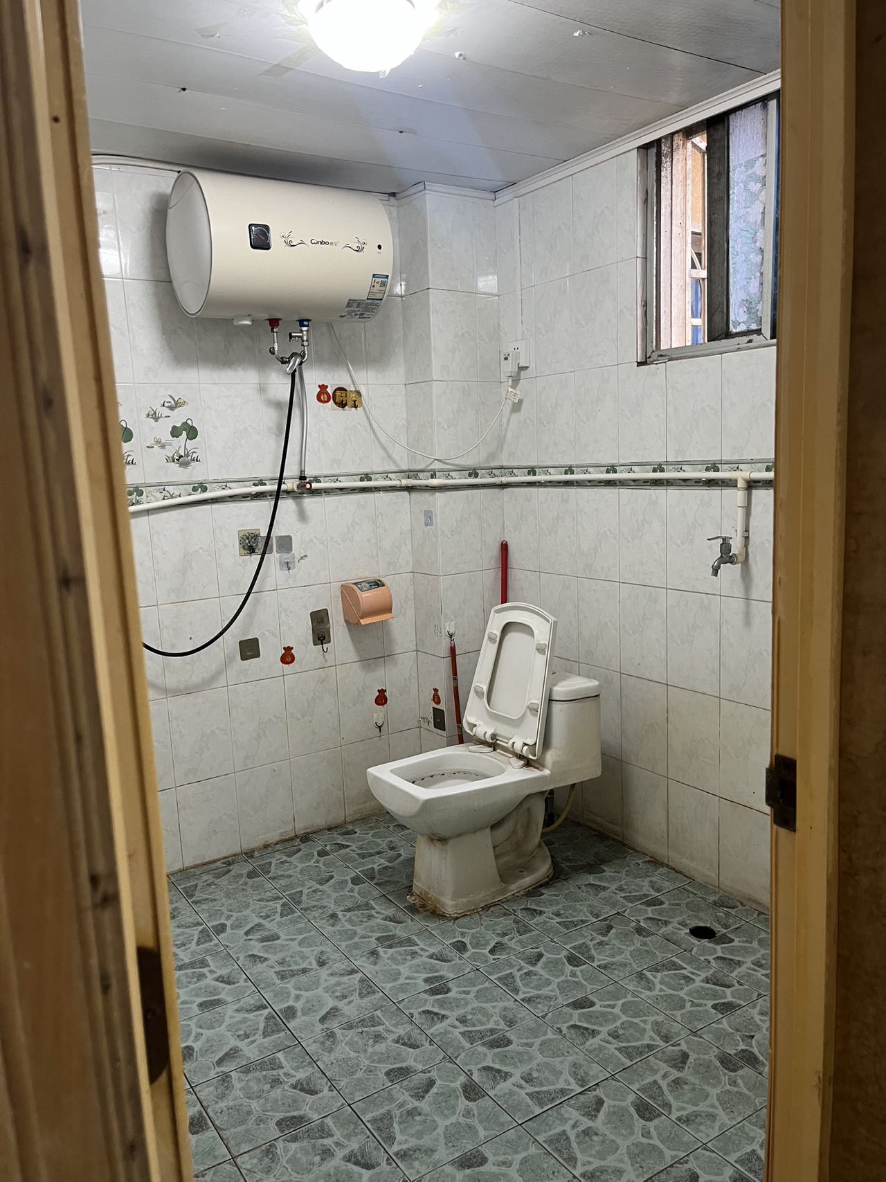 京江花园 2室1厅1卫 123.0万 京江花园 2室1厅1卫 123.0万客厅