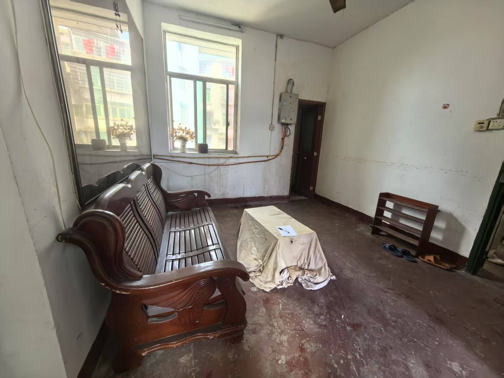 秀峰西路散盘 2室1厅1卫 500.0元/月 秀峰西路散盘 2室1厅1卫 500.0元/月室内图