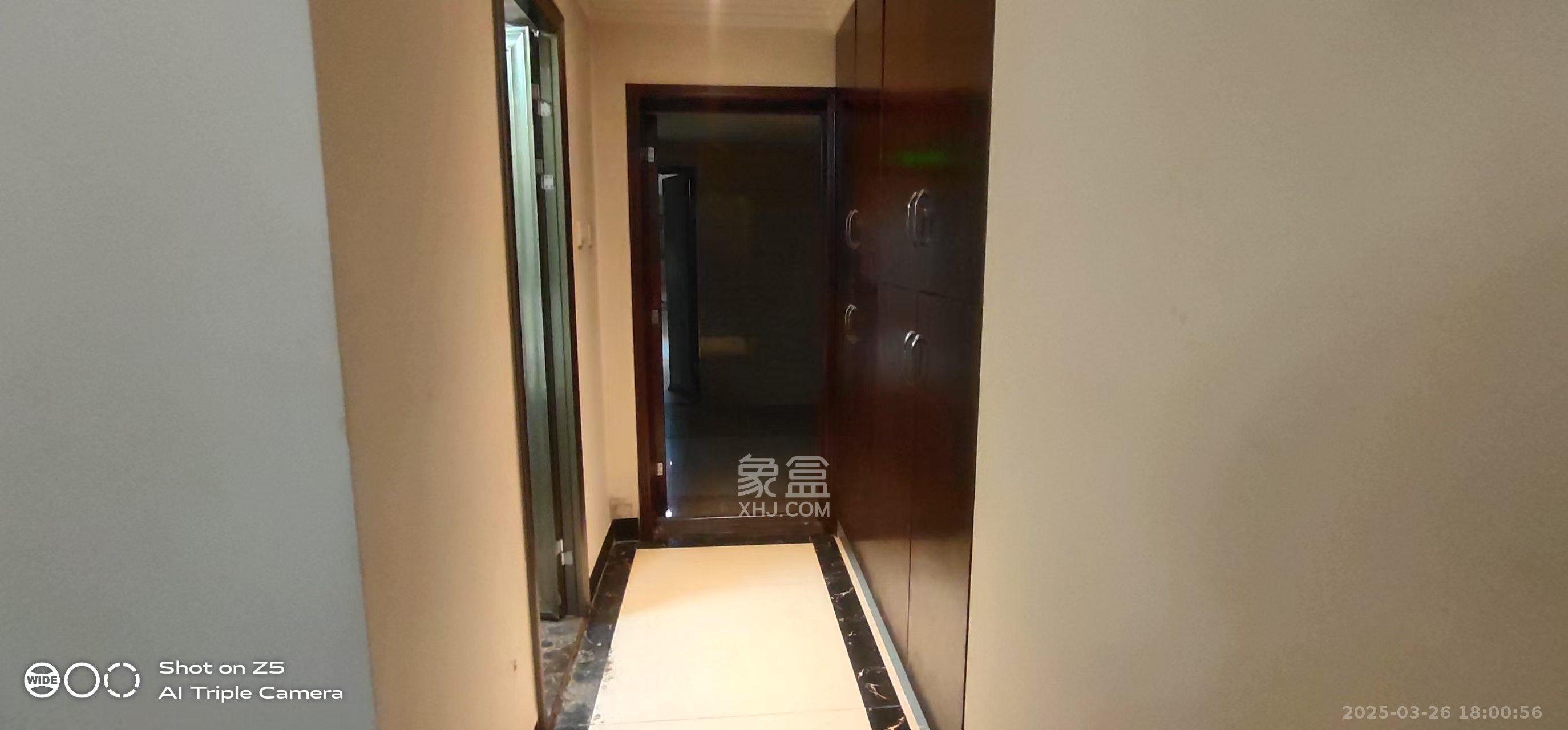 蓝湾国际广场 1室1厅1卫 1300.0元/月 蓝湾国际广场 1室1厅1卫 1300.0元/月室内图