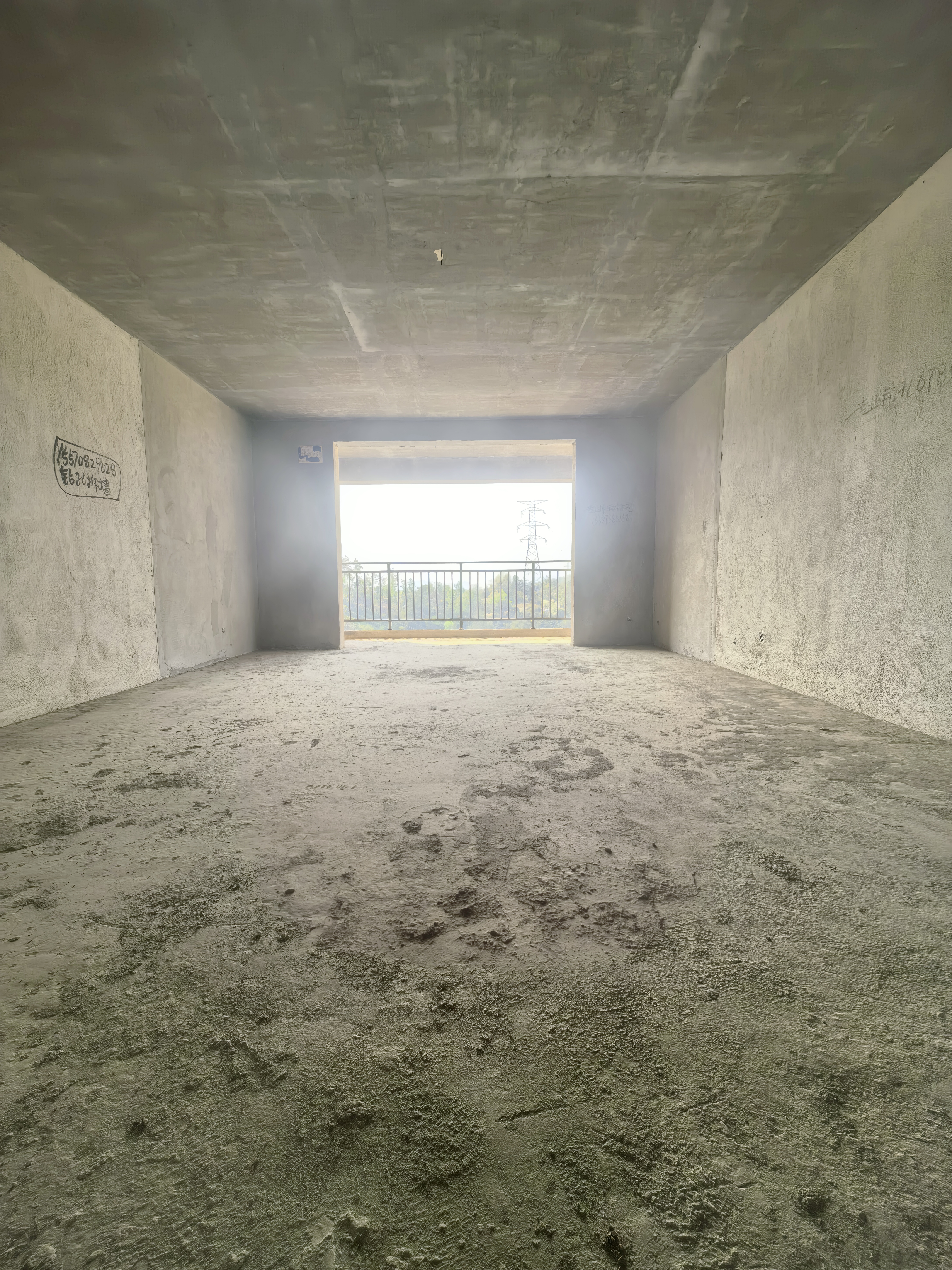 和泰家园 4室2厅2卫 75.8万 和泰家园 4室2厅2卫 75.8万客厅