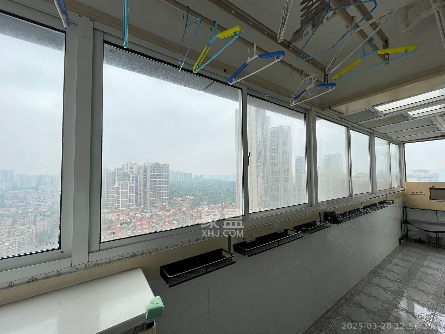 东怡外国(南湖一号) 2室1厅1卫 3200.0元/月 东怡外国(南湖一号) 2室1厅1卫 3200.0元/月室内图