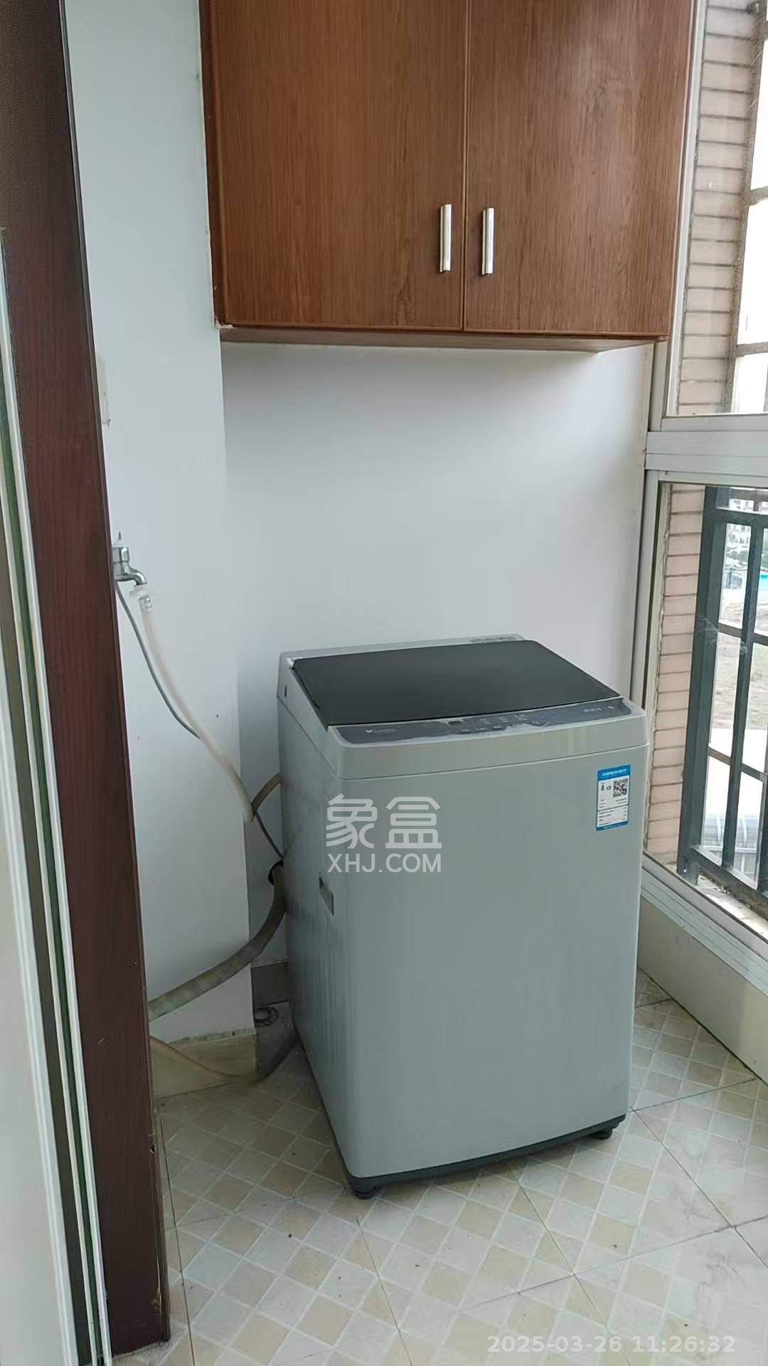 洋湖景园  3室1厅1卫   2300.00元/月室内图