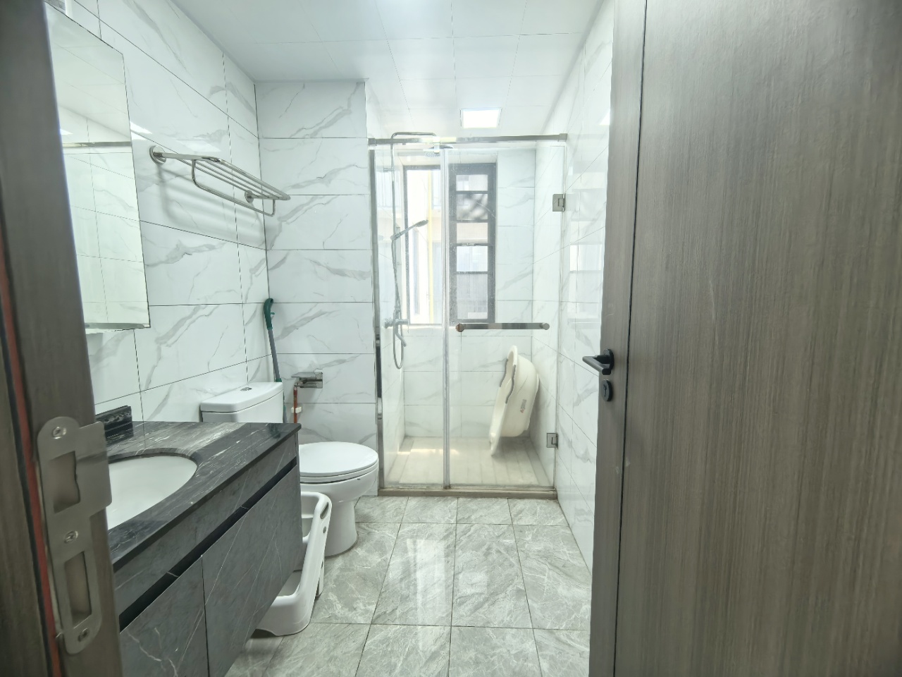 华府蓝湾 3室2厅1卫 160.0万 华府蓝湾 3室2厅1卫 160.0万室内图