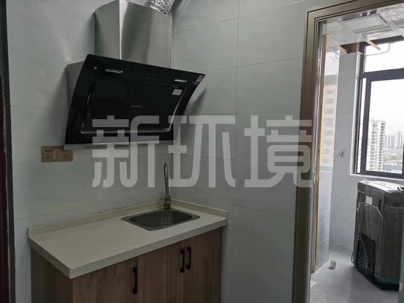 龙城街 4室2厅2卫 2200.0元/月 龙城街 4室2厅2卫 2200.0元/月室内图