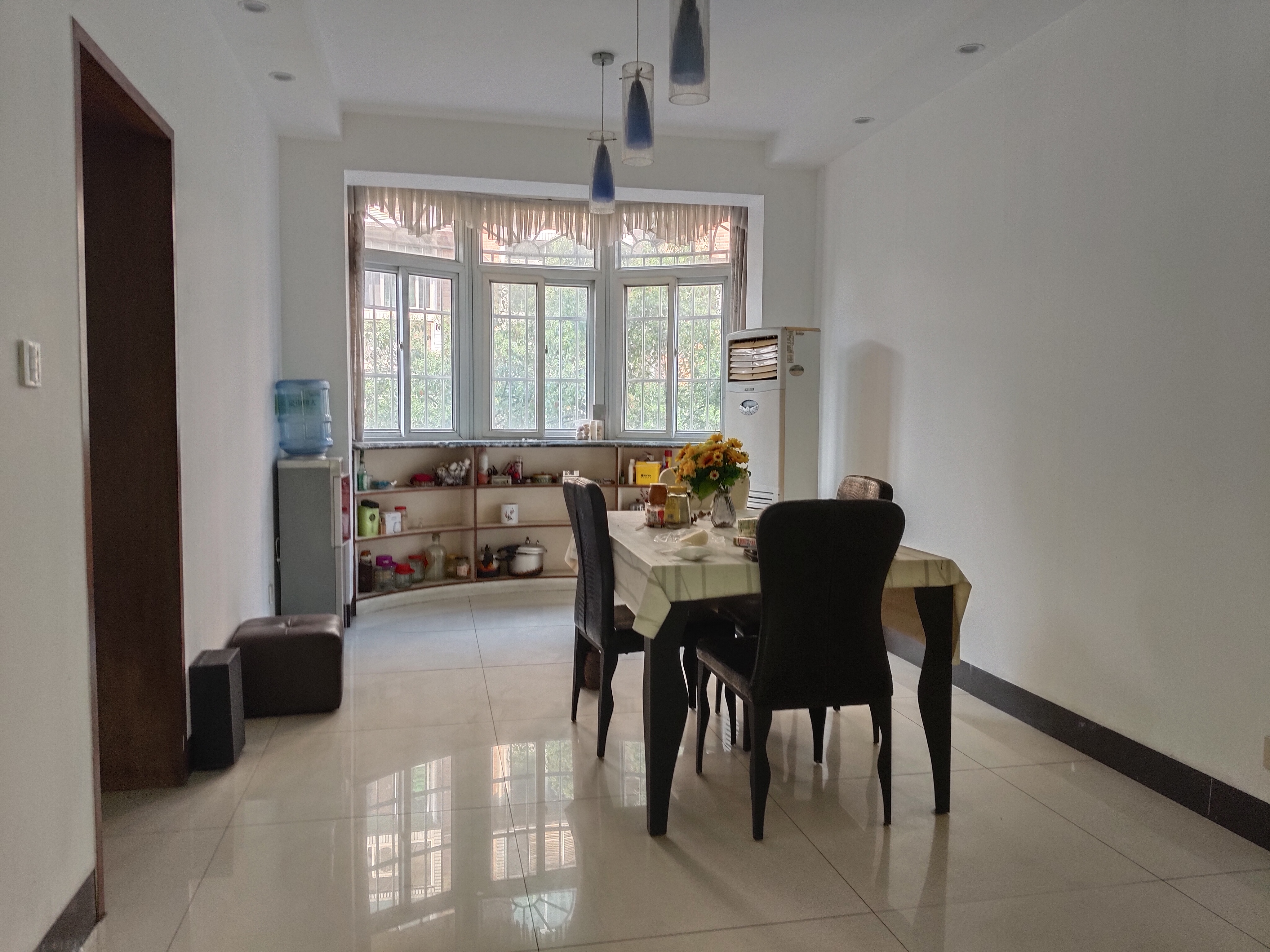 湘银小区 4室2厅1卫 58.0万 湘银小区 4室2厅1卫 58.0万室内图