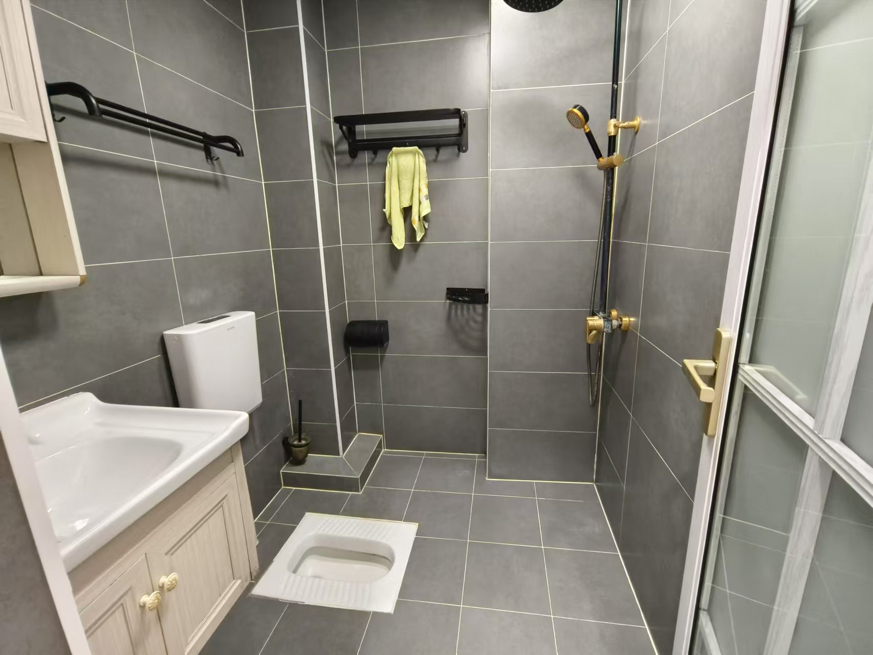 白金汉宫 1室1厅1卫 20.0万 白金汉宫 1室1厅1卫 20.0万室内图