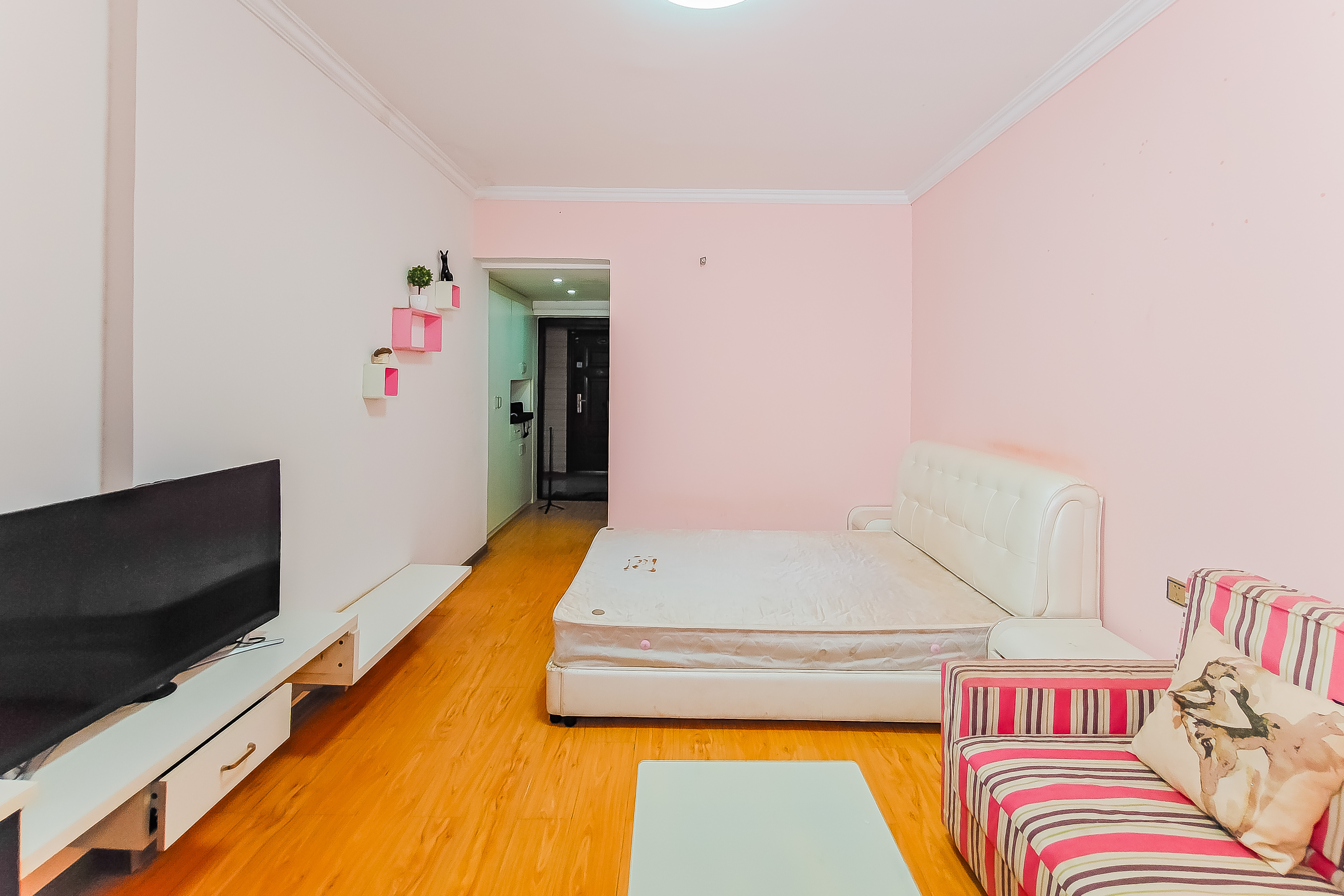 蓝湾国际广场 1室1厅1卫 26.0万 蓝湾国际广场 1室1厅1卫 26.0万卧室