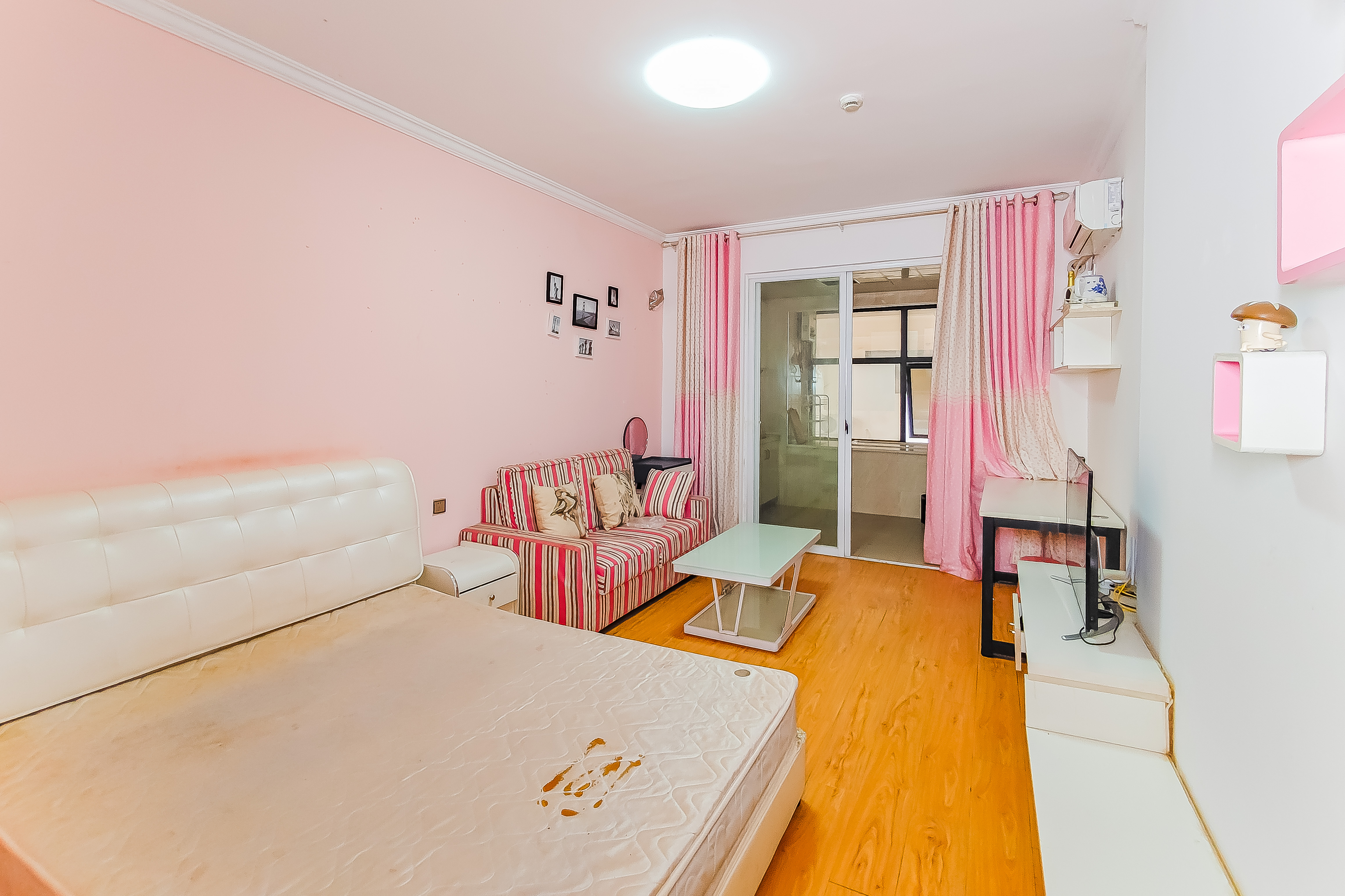 蓝湾国际广场 1室1厅1卫 26.0万 蓝湾国际广场 1室1厅1卫 26.0万卧室