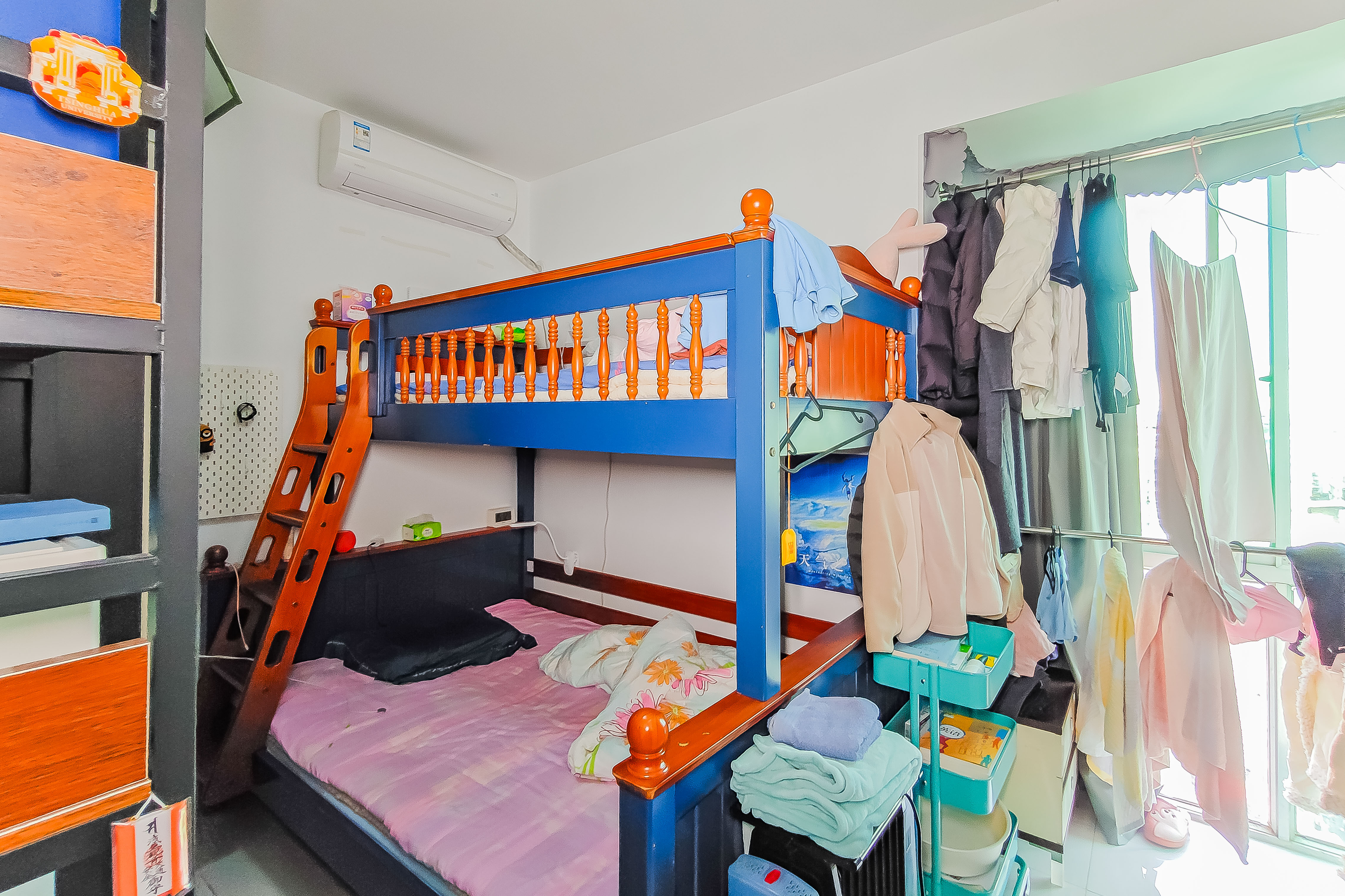 鸿信大厦 4室2厅2卫 245.0万 鸿信大厦 4室2厅2卫 245.0万阳台