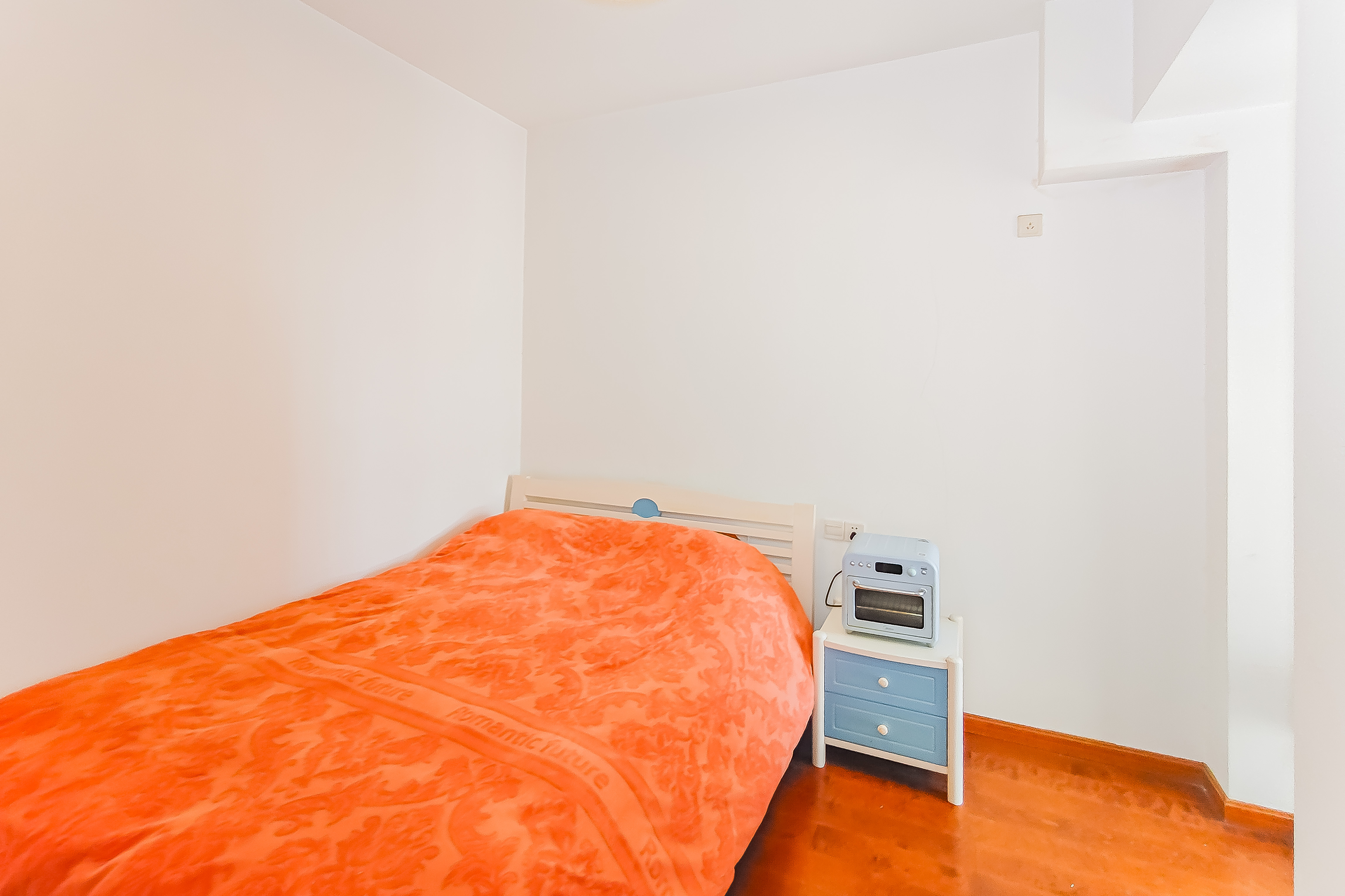 通用时代国际社区  3室2厅2卫    140.0万 通用时代国际社区  3室2厅2卫    140.0万卧室