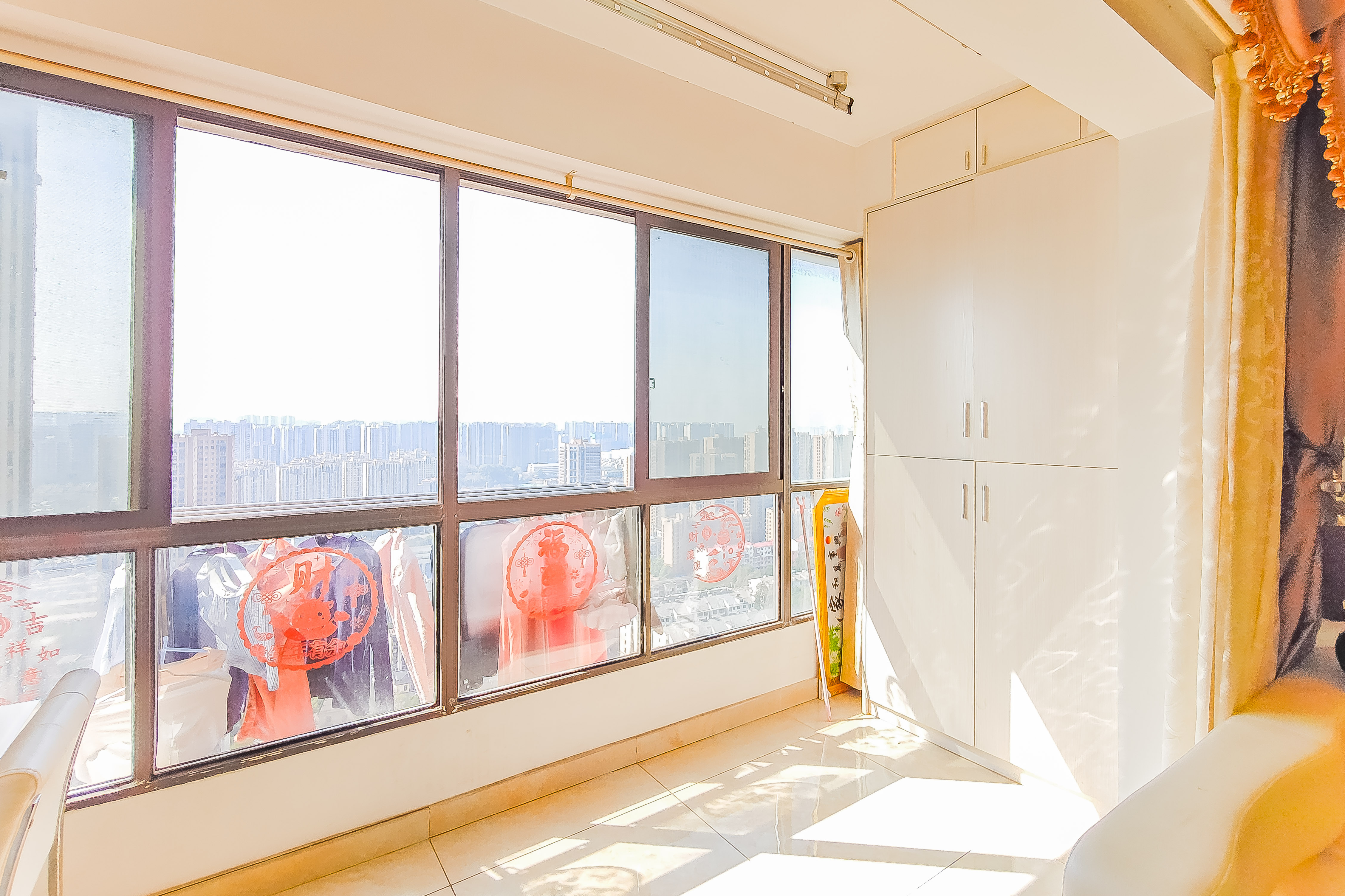 通用时代国际社区  3室2厅2卫   147.00万阳台