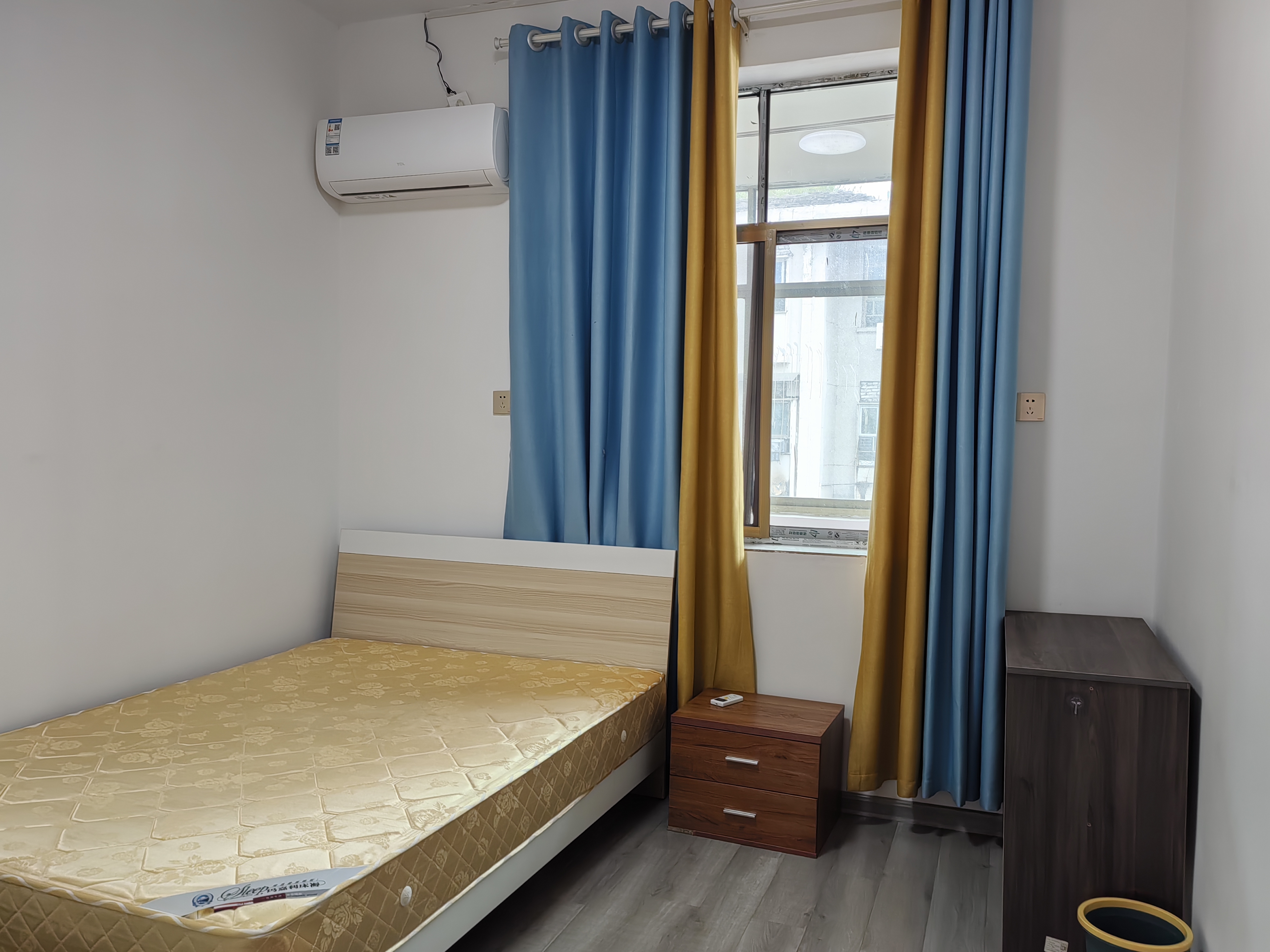 西湖一村 3室2厅1卫 1600.0元/月 西湖一村 3室2厅1卫 1600.0元/月室内图