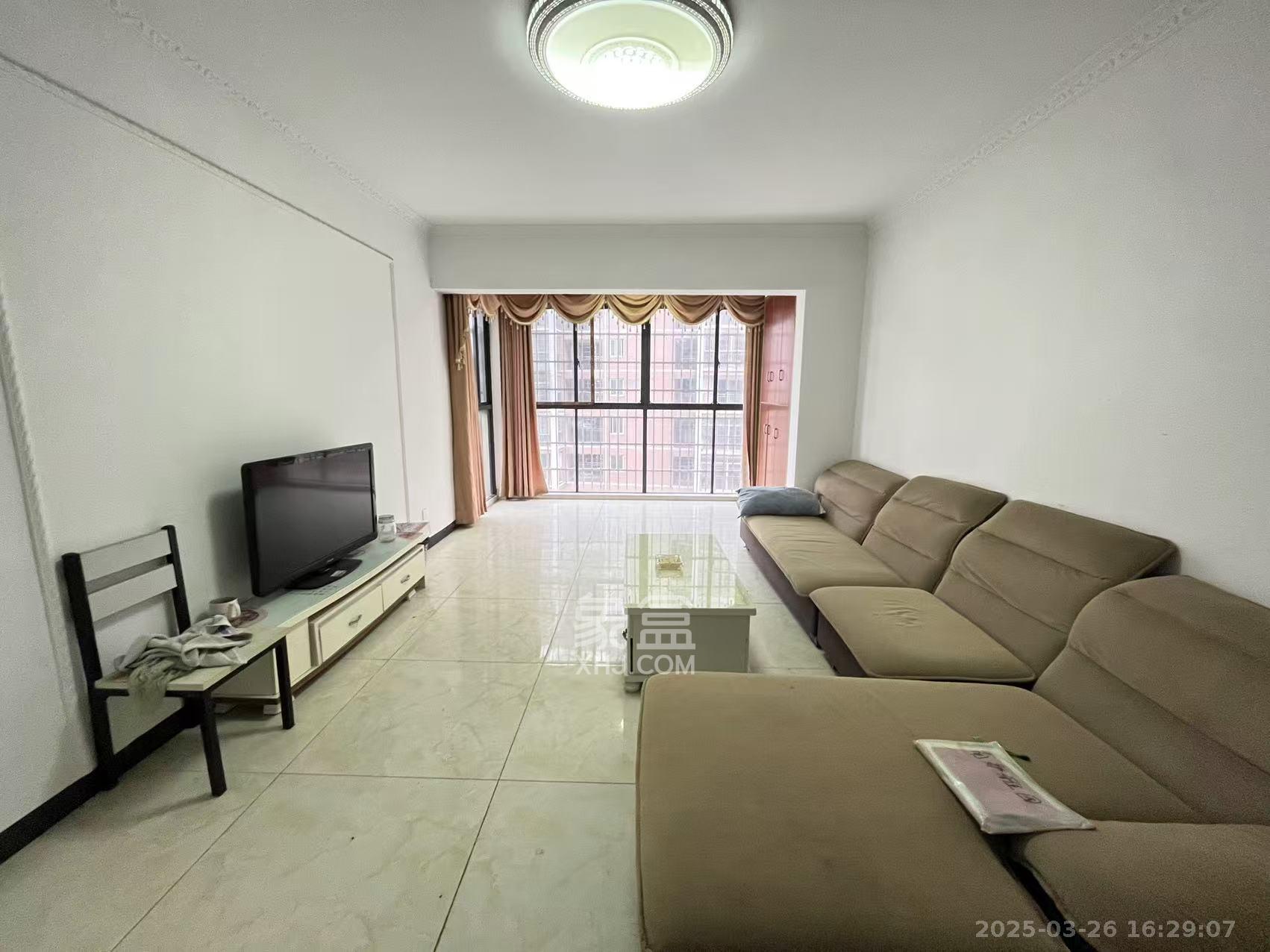 南郡雅园  2室2厅1卫    1500.0元/月 南郡雅园  2室2厅1卫    1500.0元/月室内图