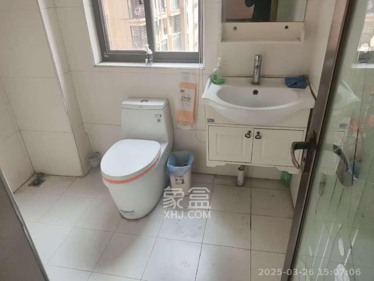 钱隆樽品(一、二、三期)  3室2厅2卫   2900.00元/月室内图