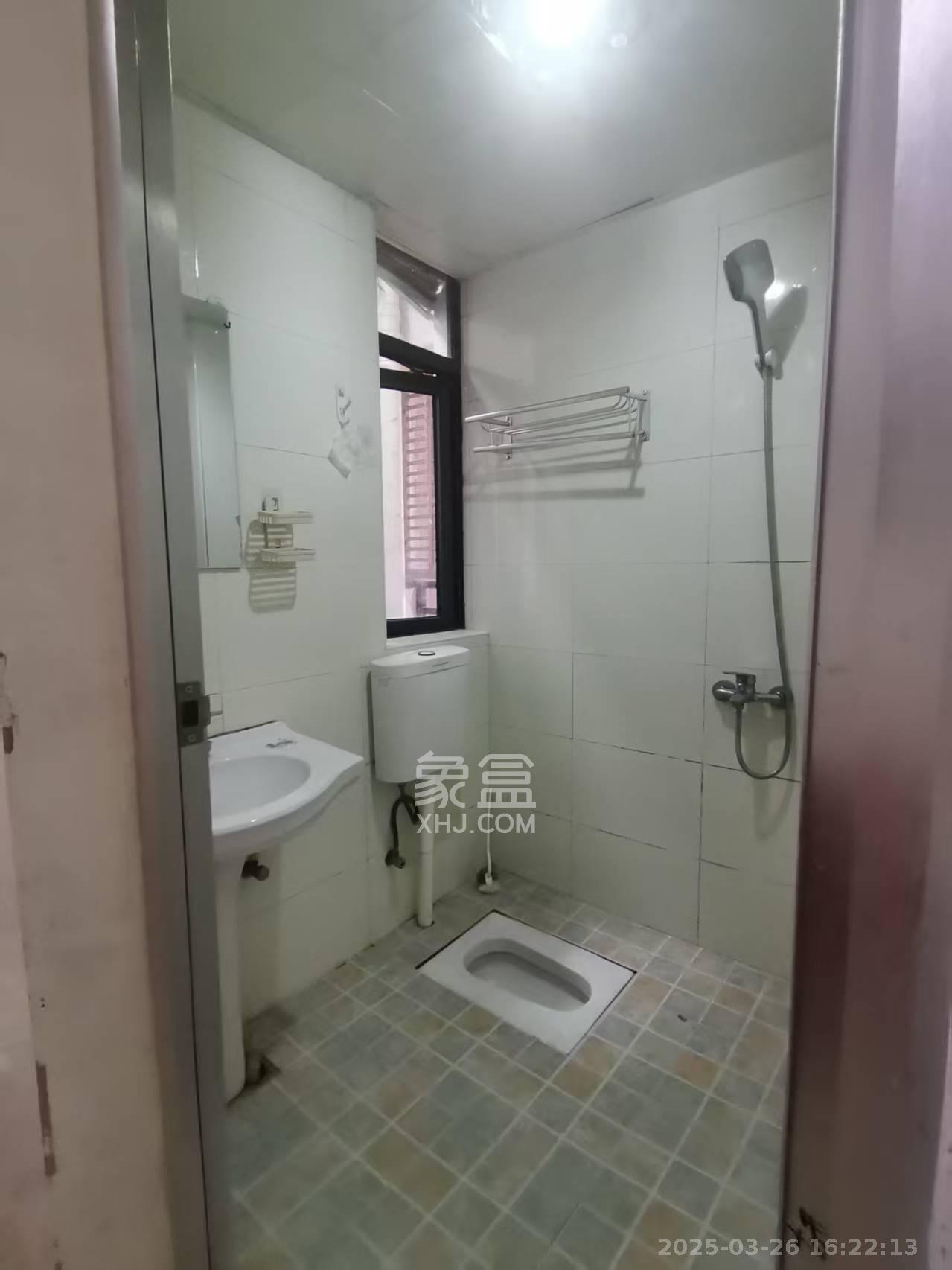 中建芙蓉工社  1室2厅1卫   1600.00元/月室内图